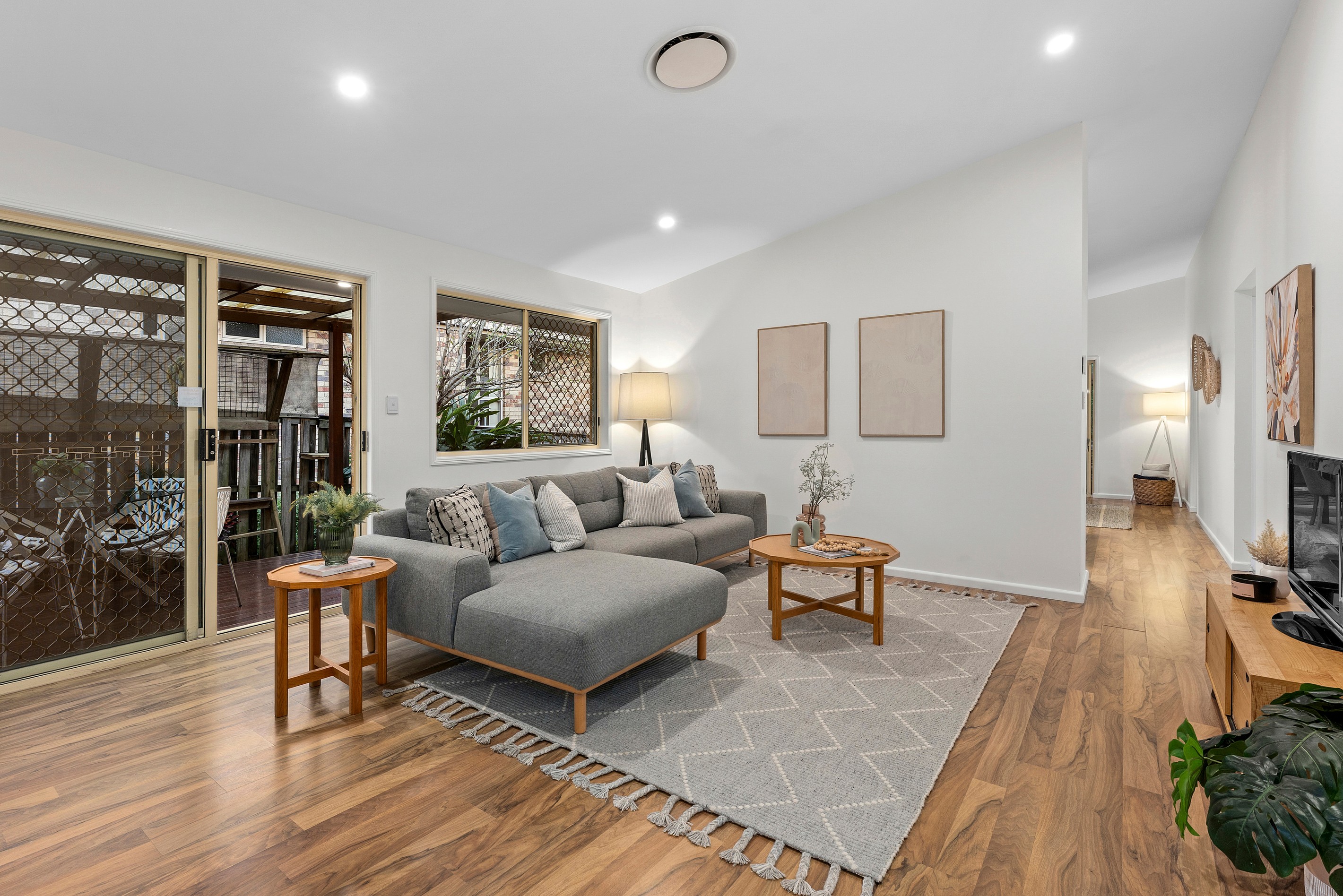 24 Hounslow Way, Seventeen Mile Rocks, QLD 4073