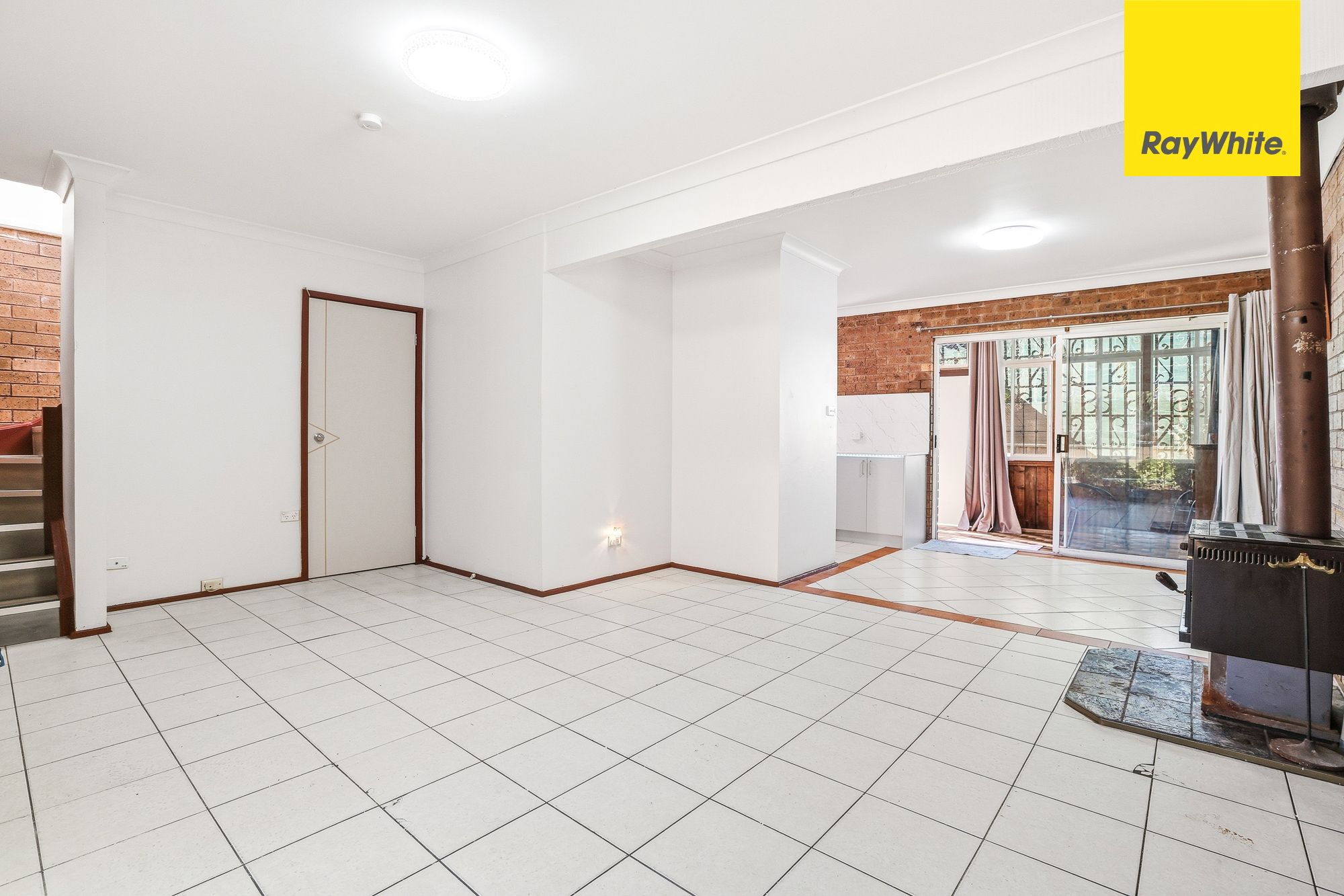 15/1 Schiller Place — photo 5 of 17