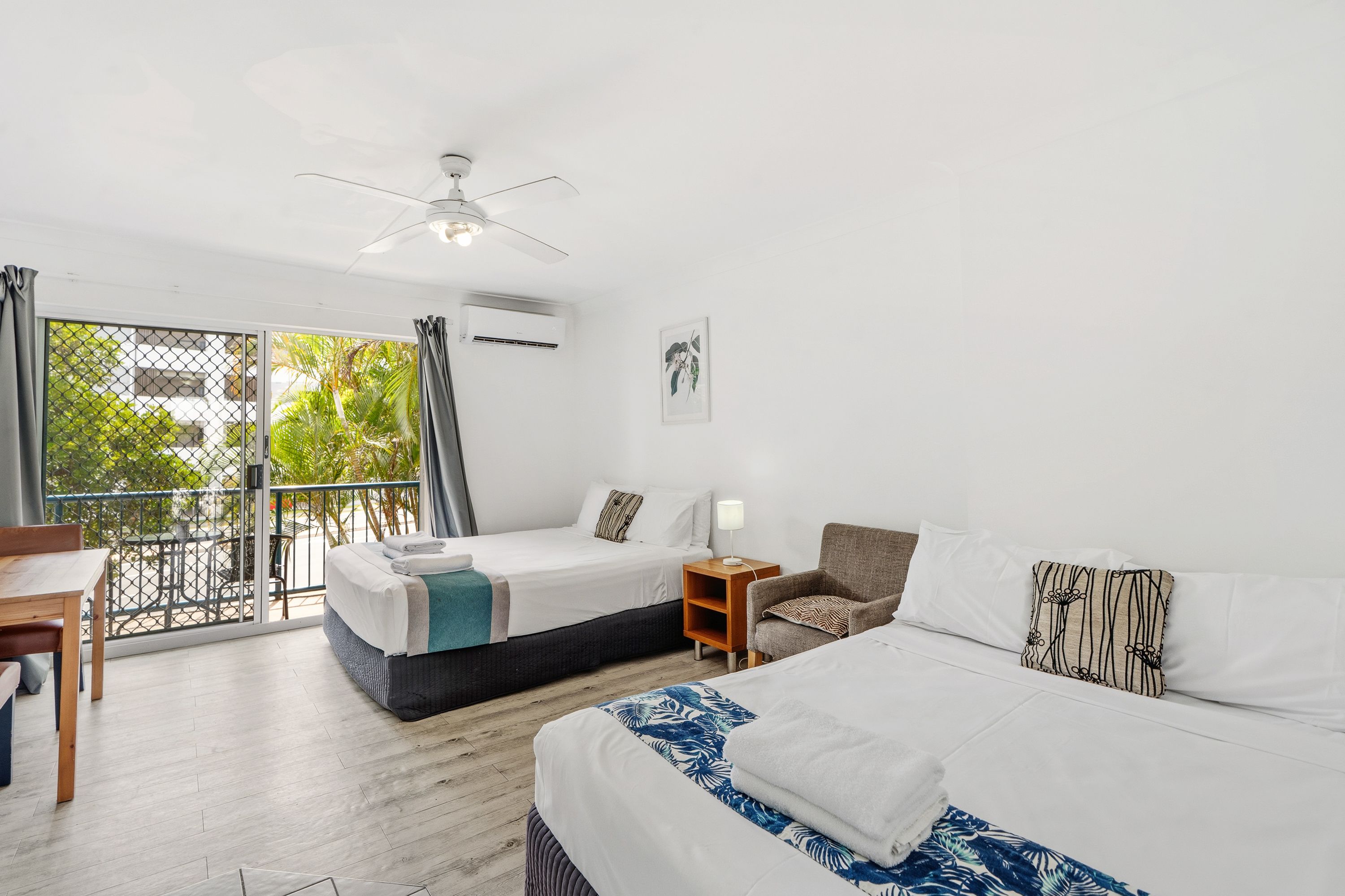 17/125 Frank Street, Labrador, QLD 4215