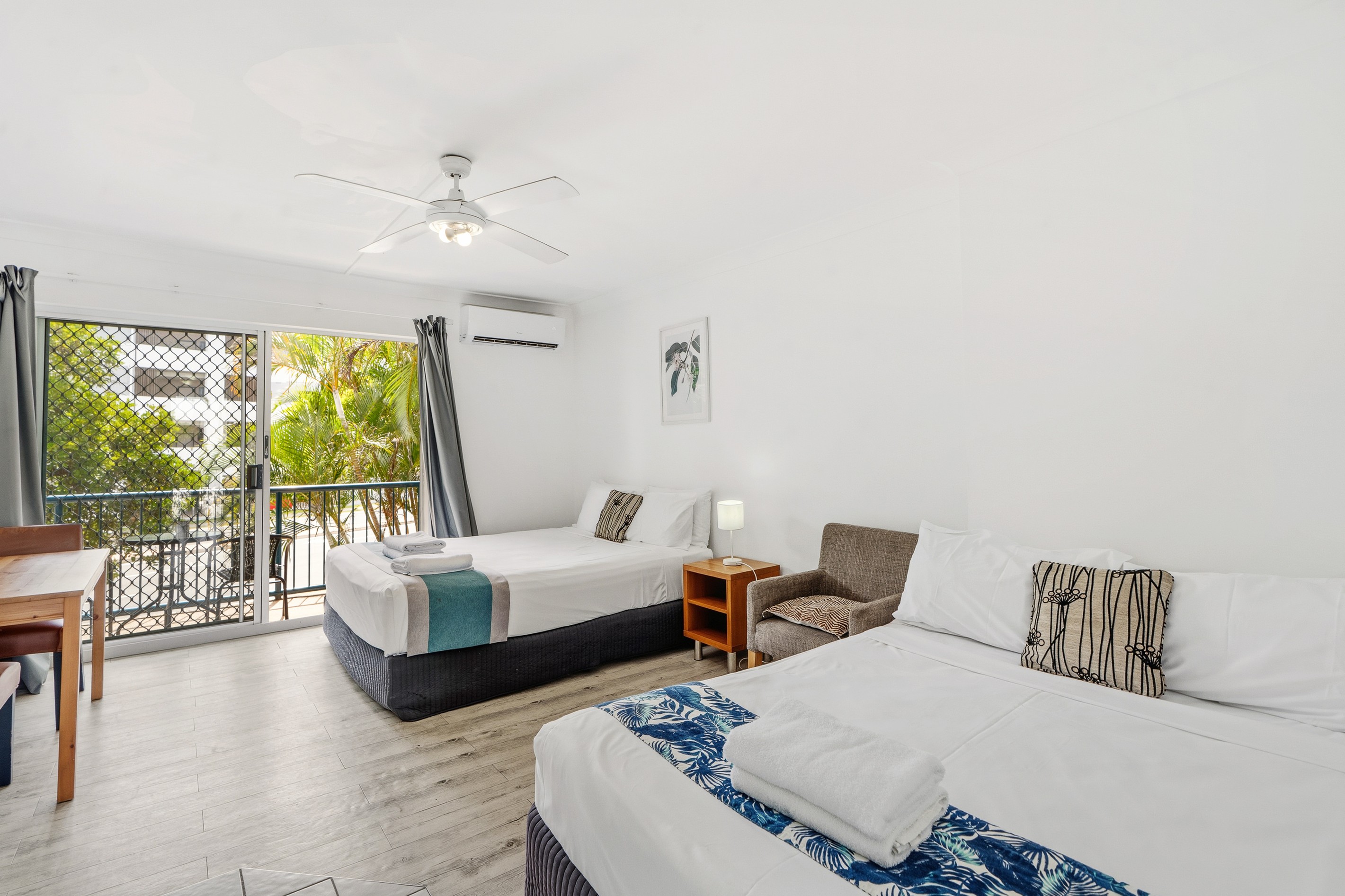 17/125 Frank Street, Labrador, QLD 4215