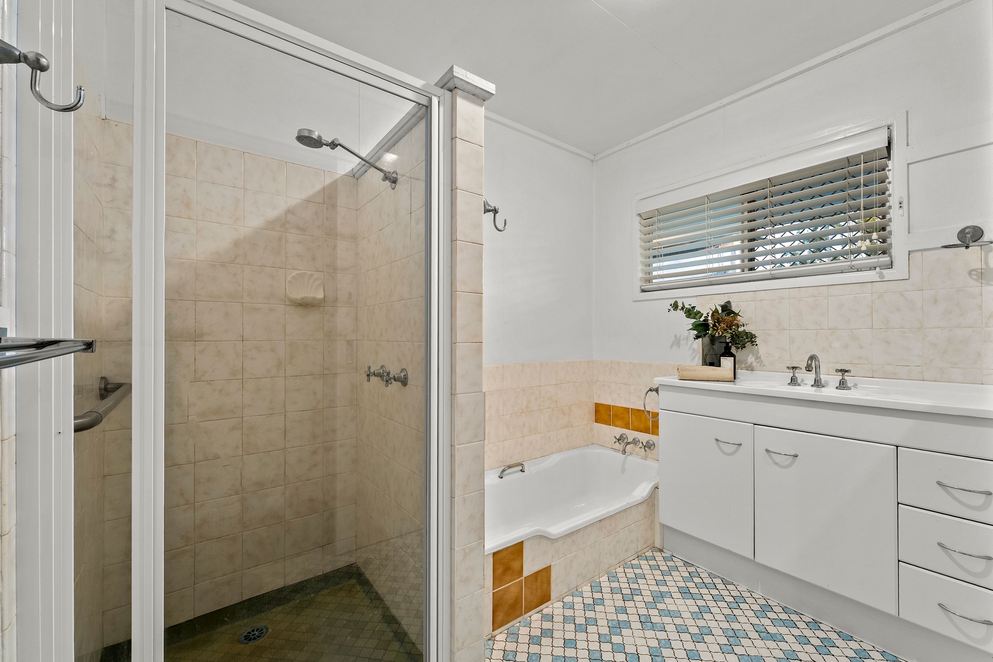31 Illuta Avenue — photo 13 of 16