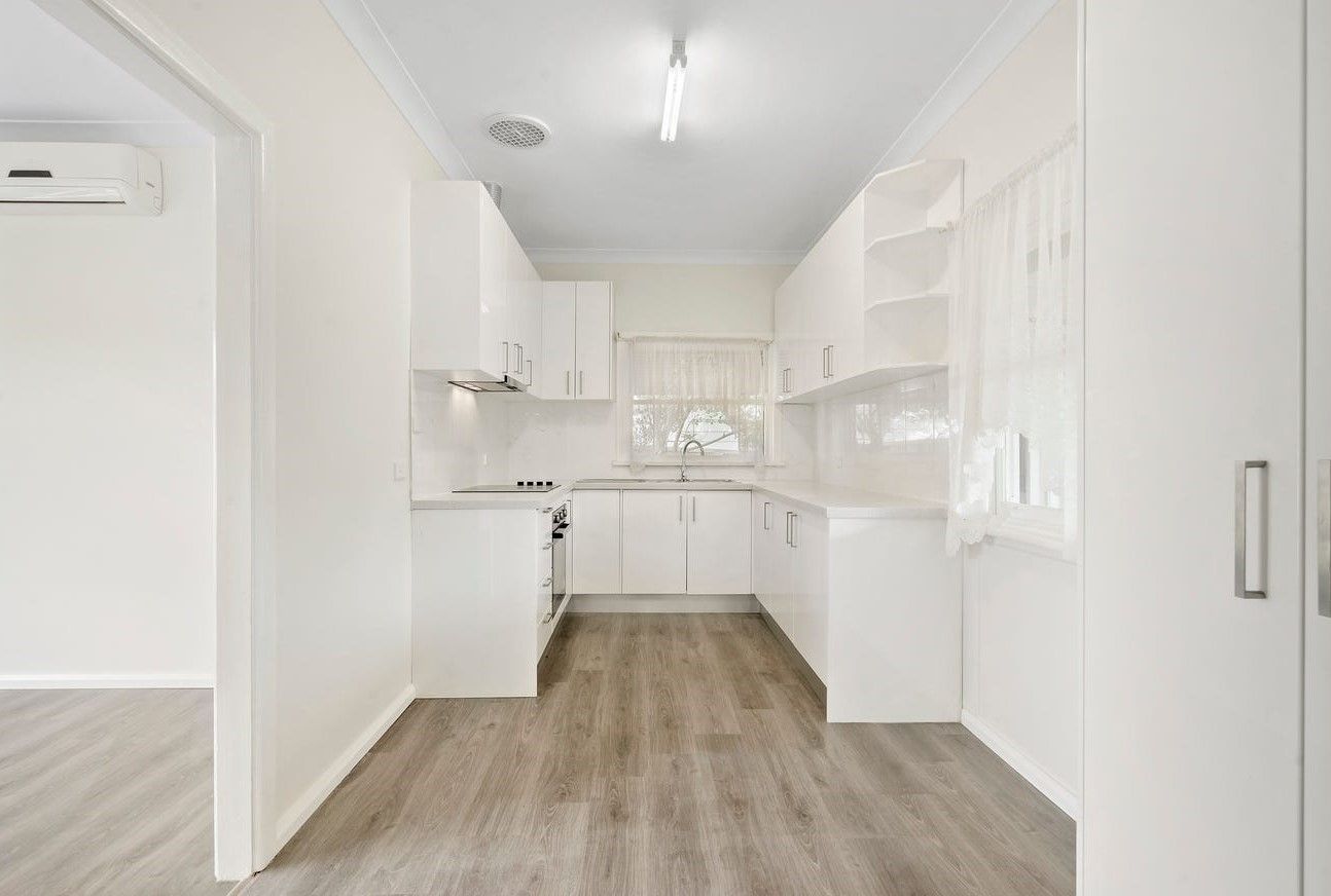 15 Upton Street — photo 3 of 10
