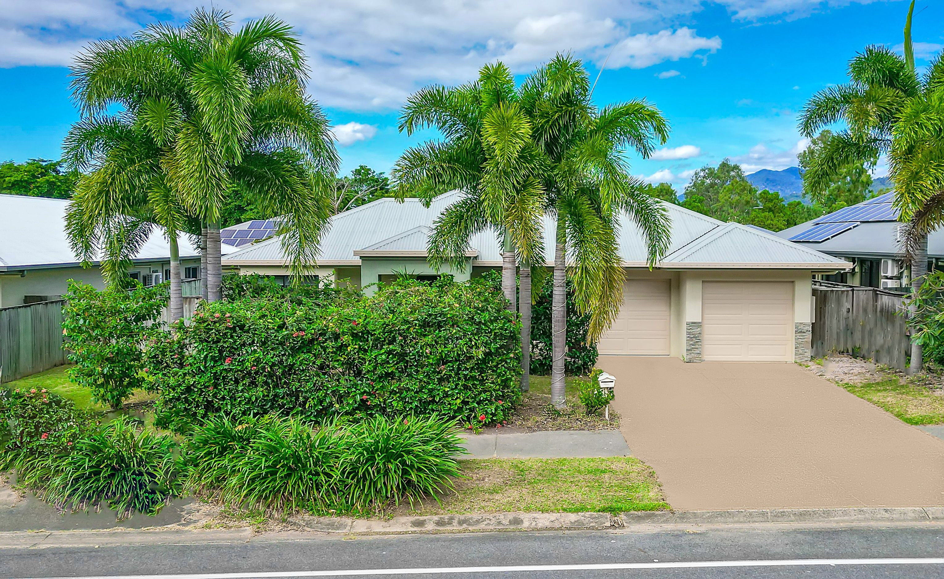 77 Roberts Drive, TRINITY BEACH, QLD 4879