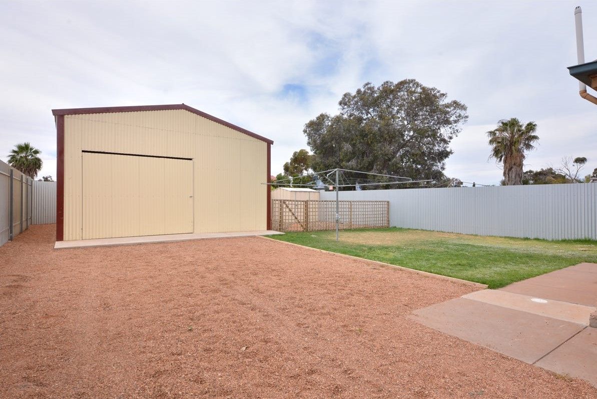 12 Albert Street — photo 11 of 13