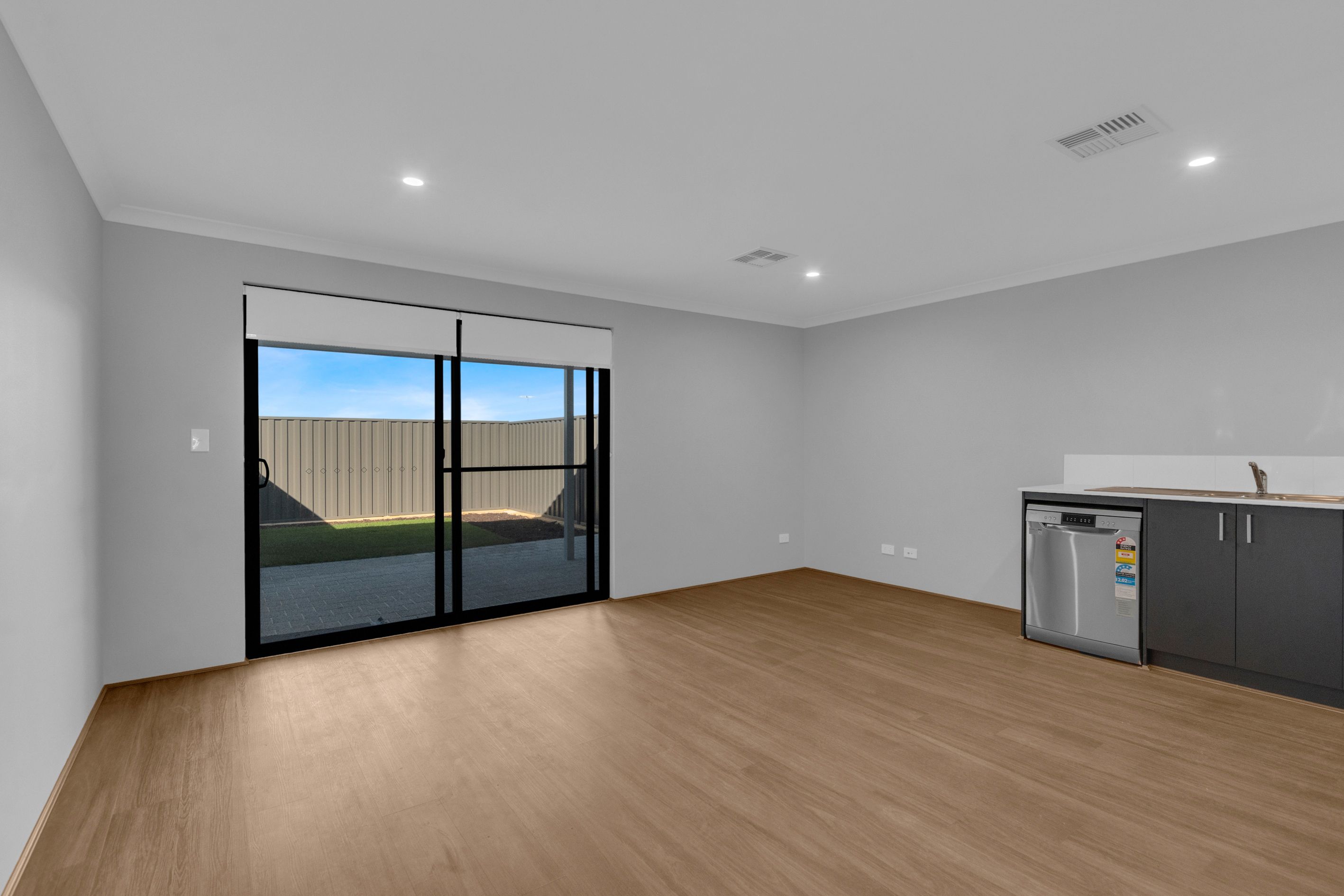 5a Forbury Street, Lakelands, WA 6180