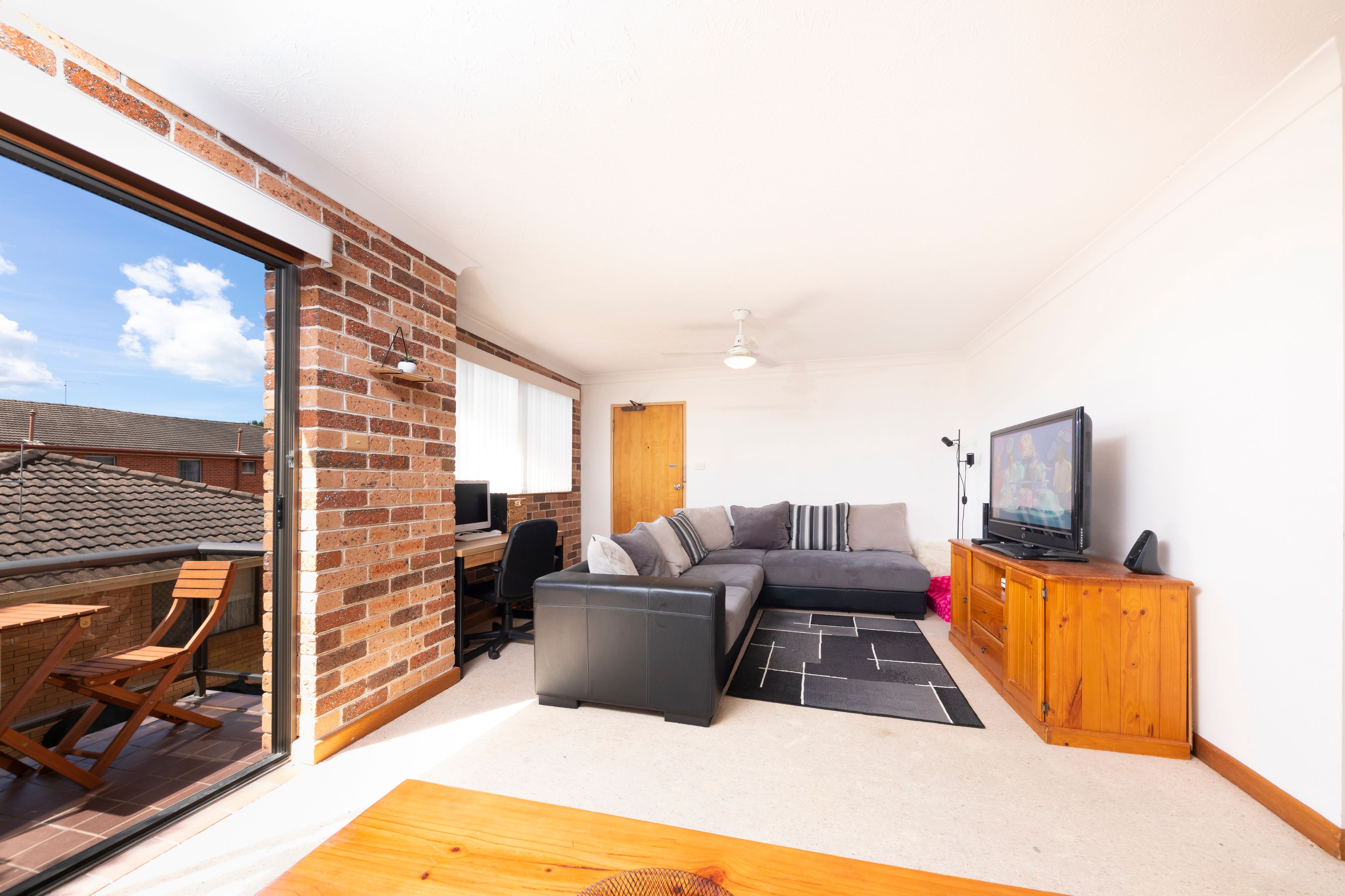 5/282-284 Victoria Street — photo from Ray White Manning Valley