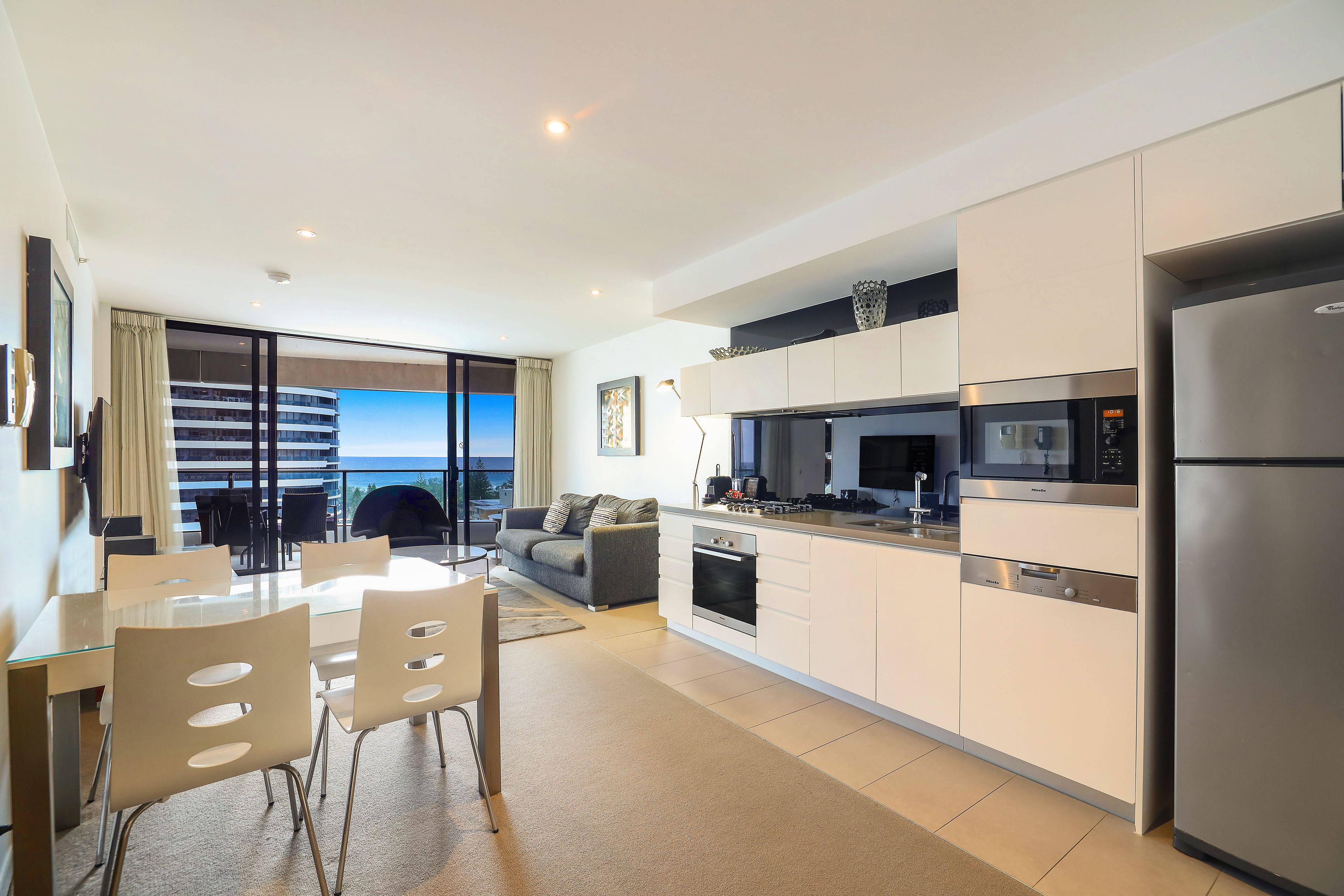 20908/21 Elizabeth Avenue 'The Oracle', Broadbeach, QLD 4218