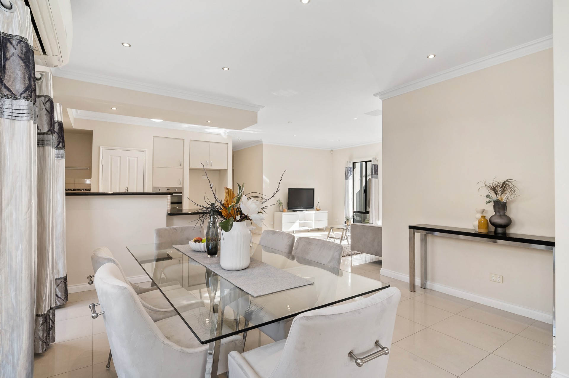 6 Branch Circus, Success, WA 6164