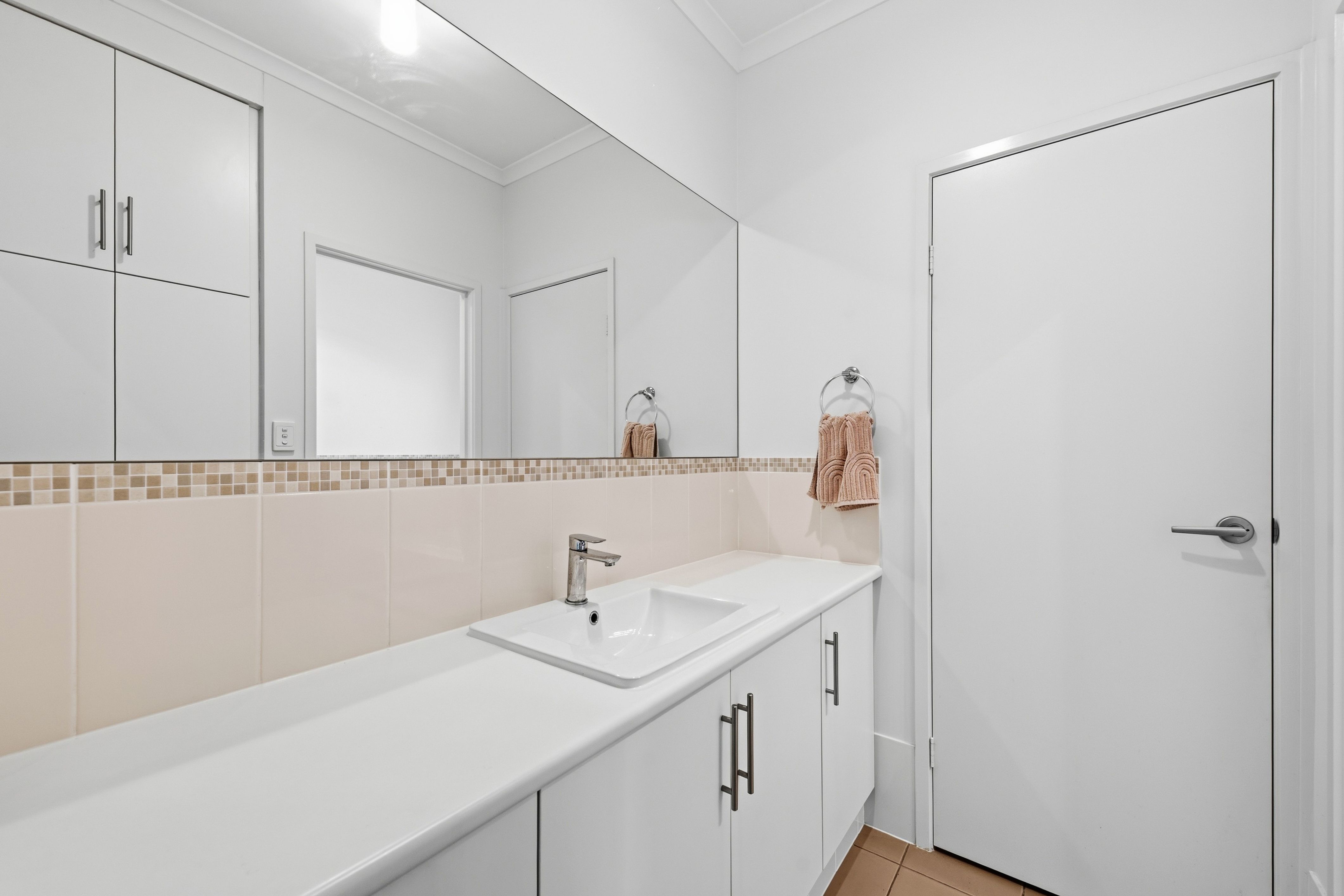 20 Warner Avenue — photo 13 of 18