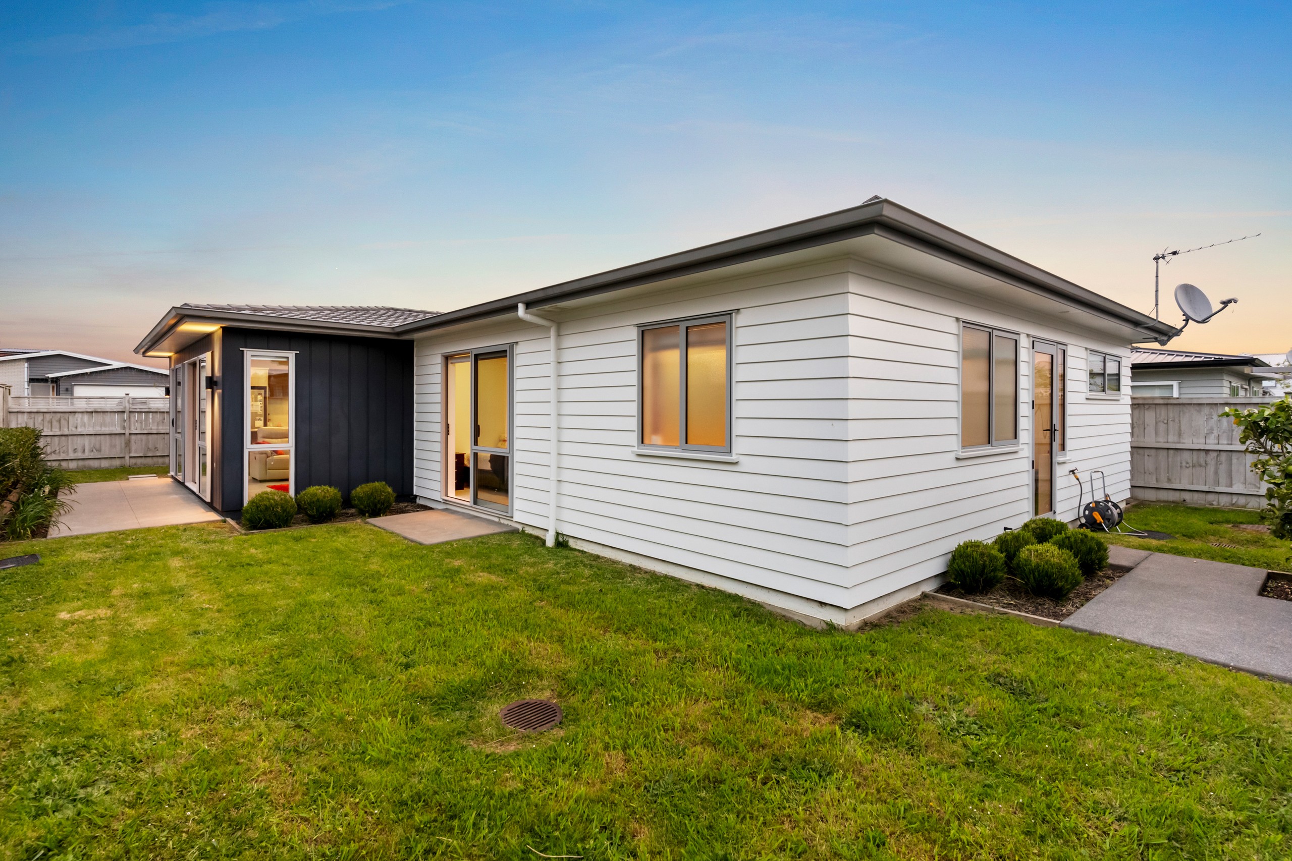 61 Nganui Avenue, Conifer Grove, Manukau City