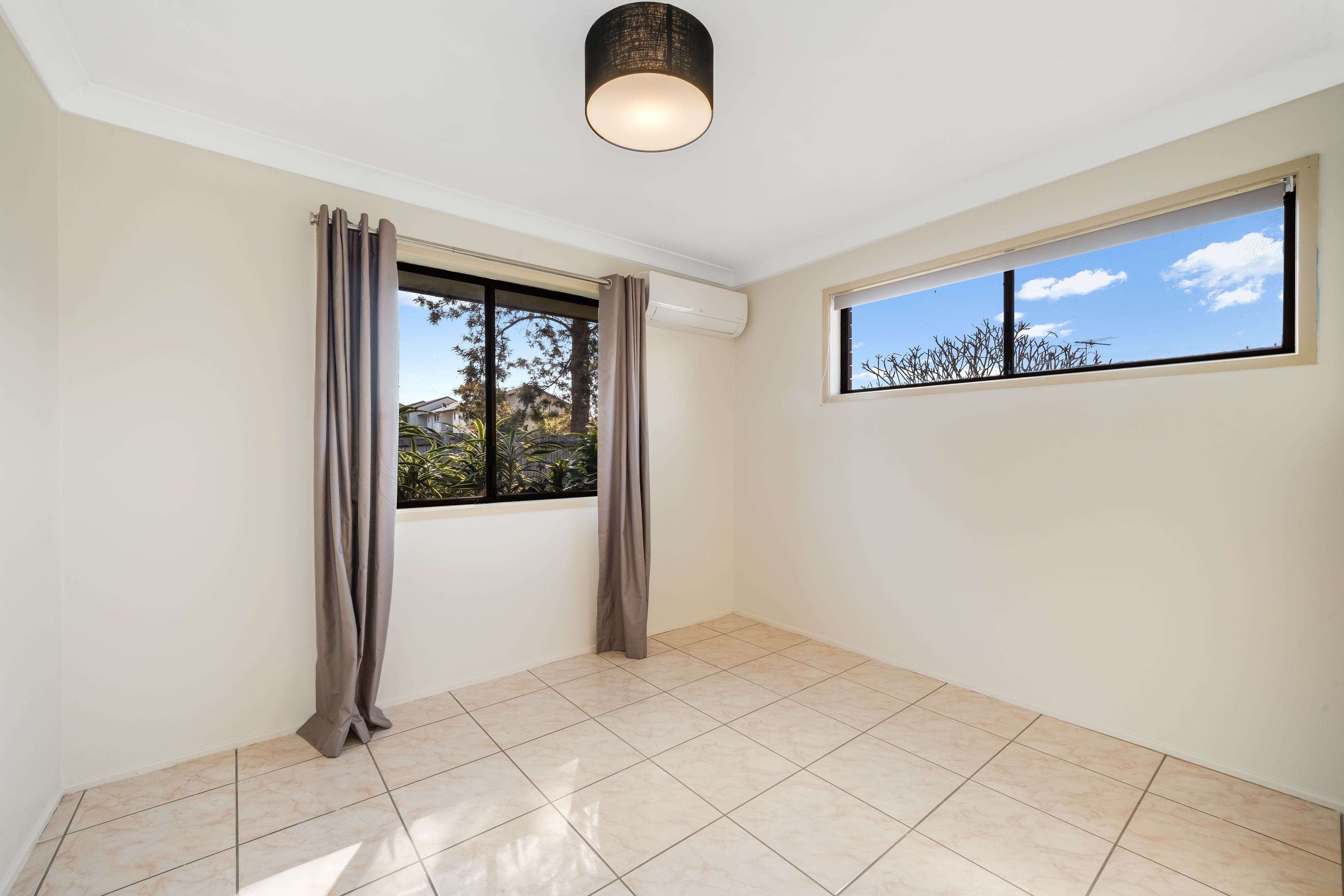 17 Sturt Drive, Redbank Plains, QLD 4301