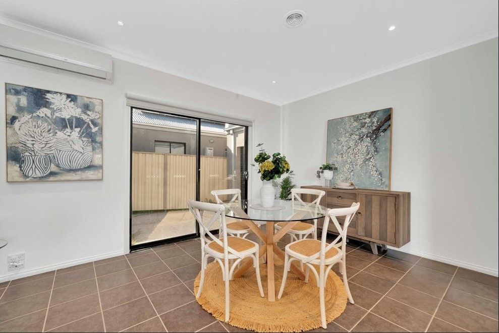 74 Caradon Drive — photo 6 of 9