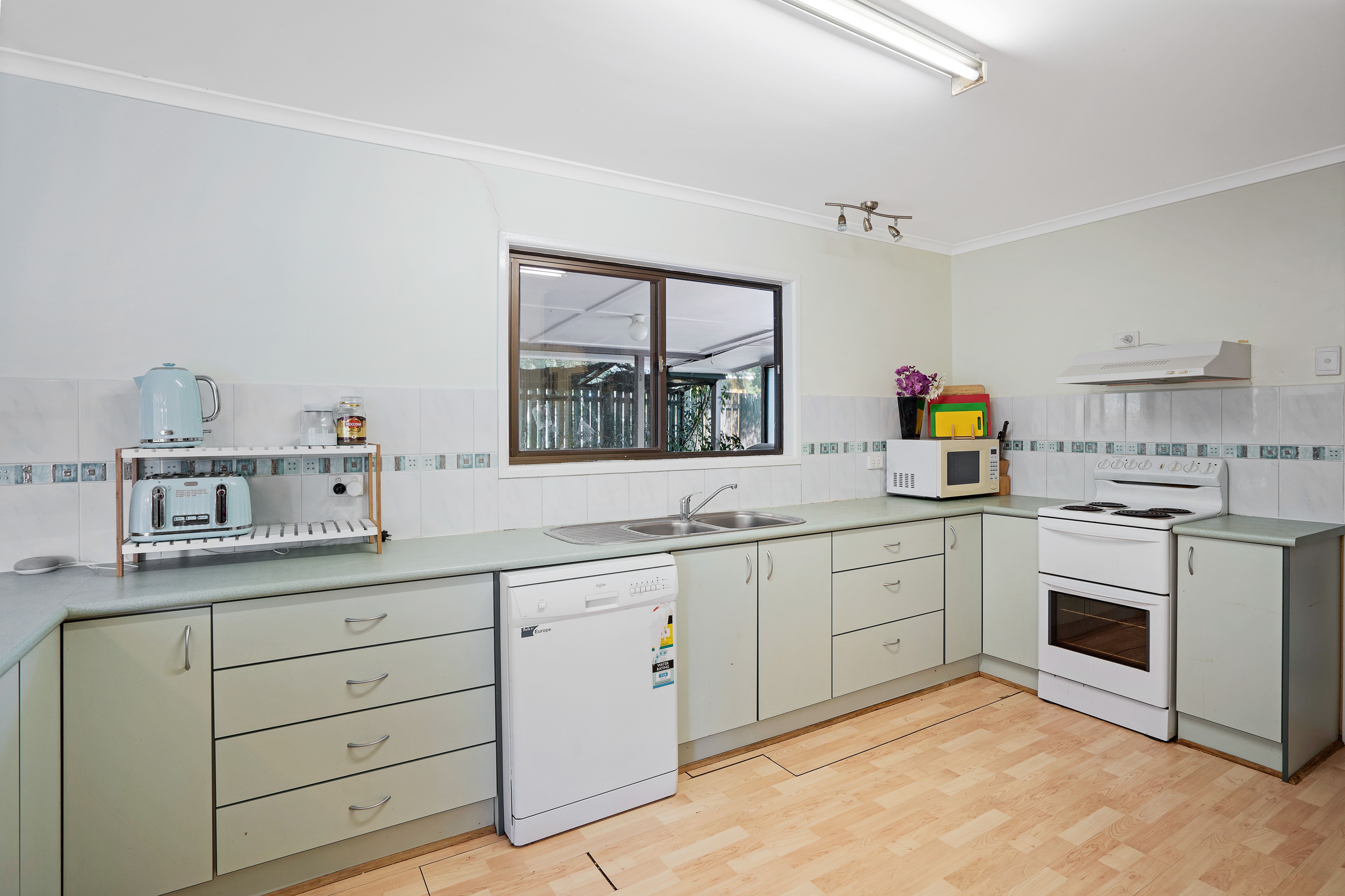 27 Paperbark Street, Crestmead, QLD 4132