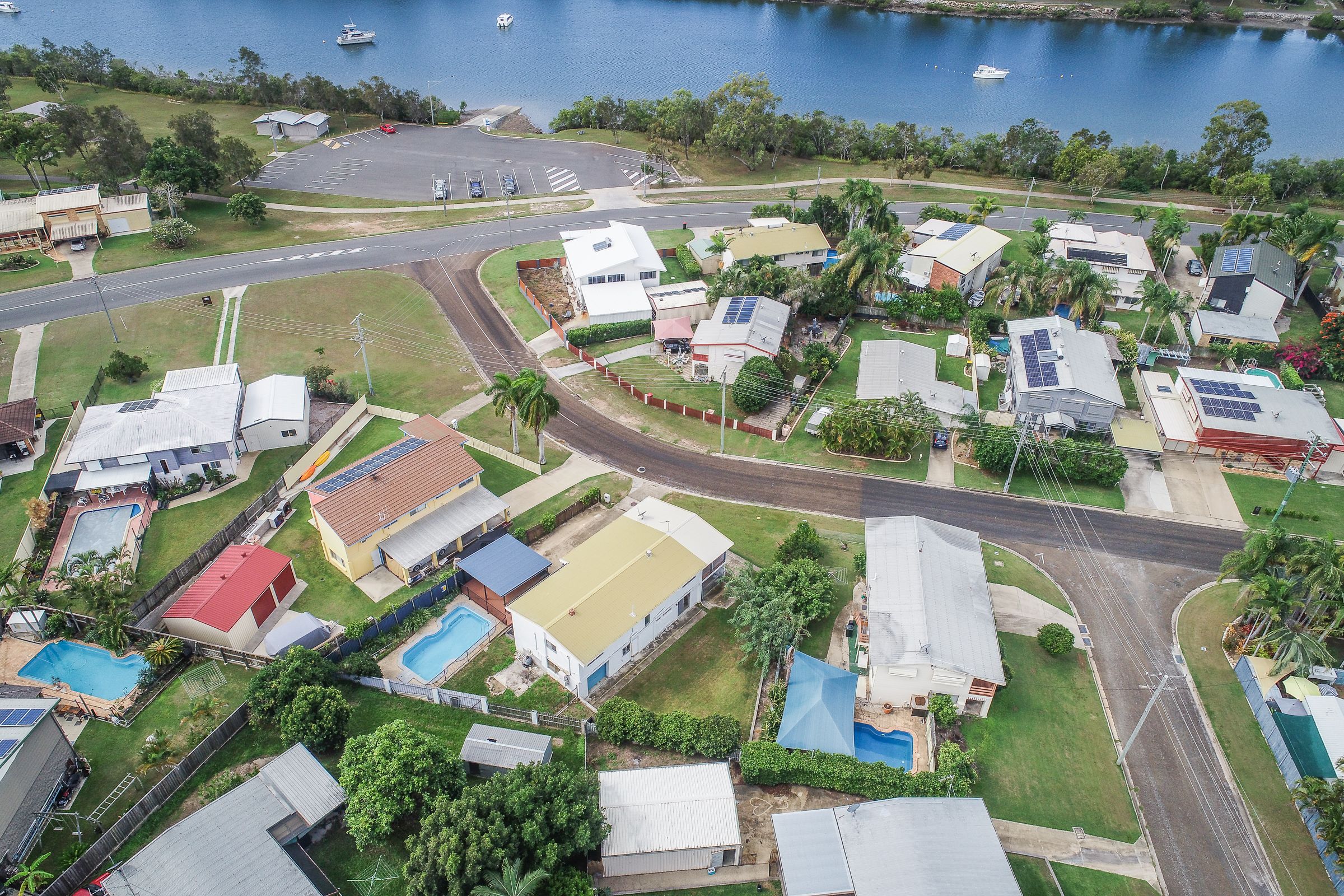 27 Alexander Street, Boyne Island, QLD 4680