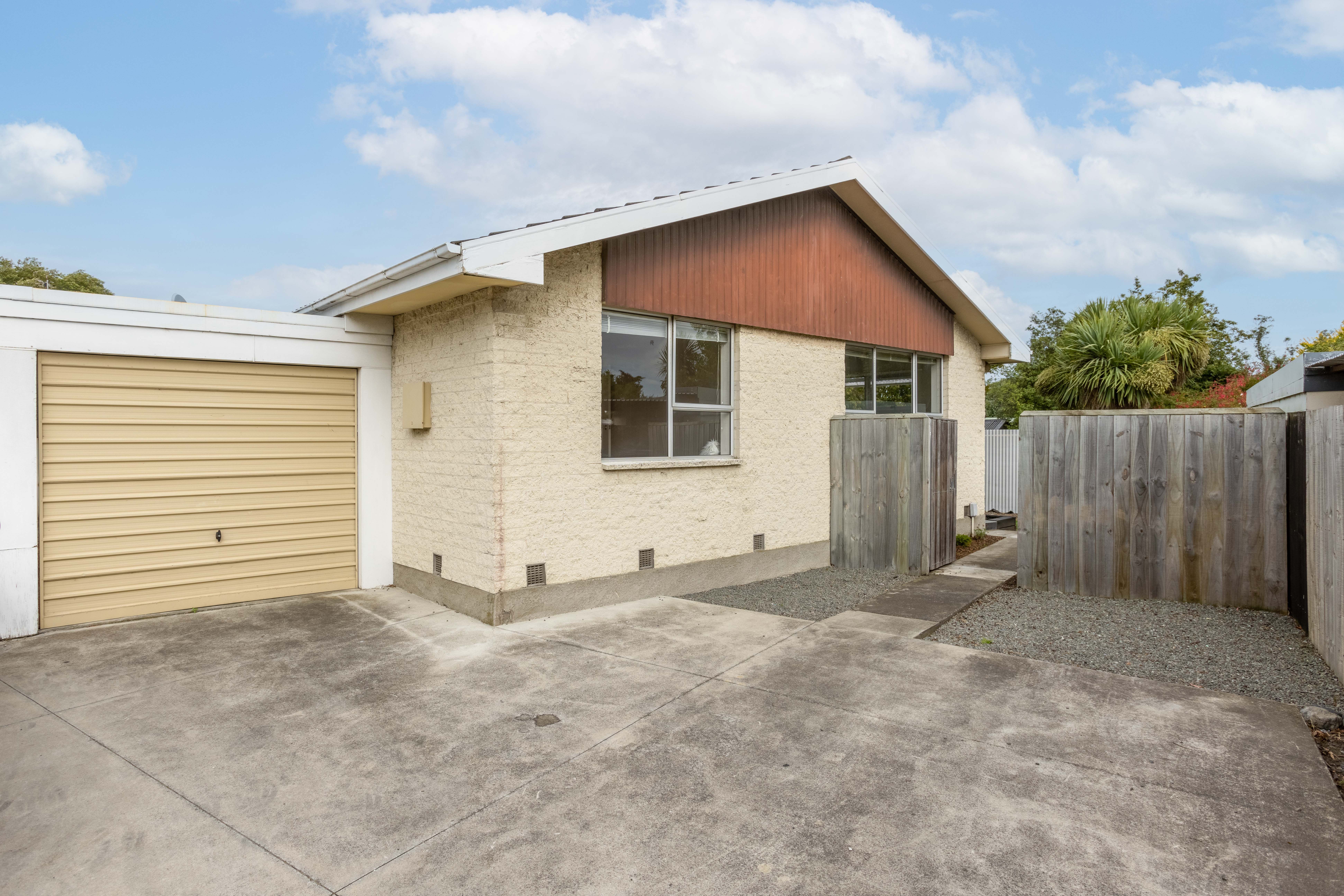 2/3 Korora Street, Bromley, Christchurch City