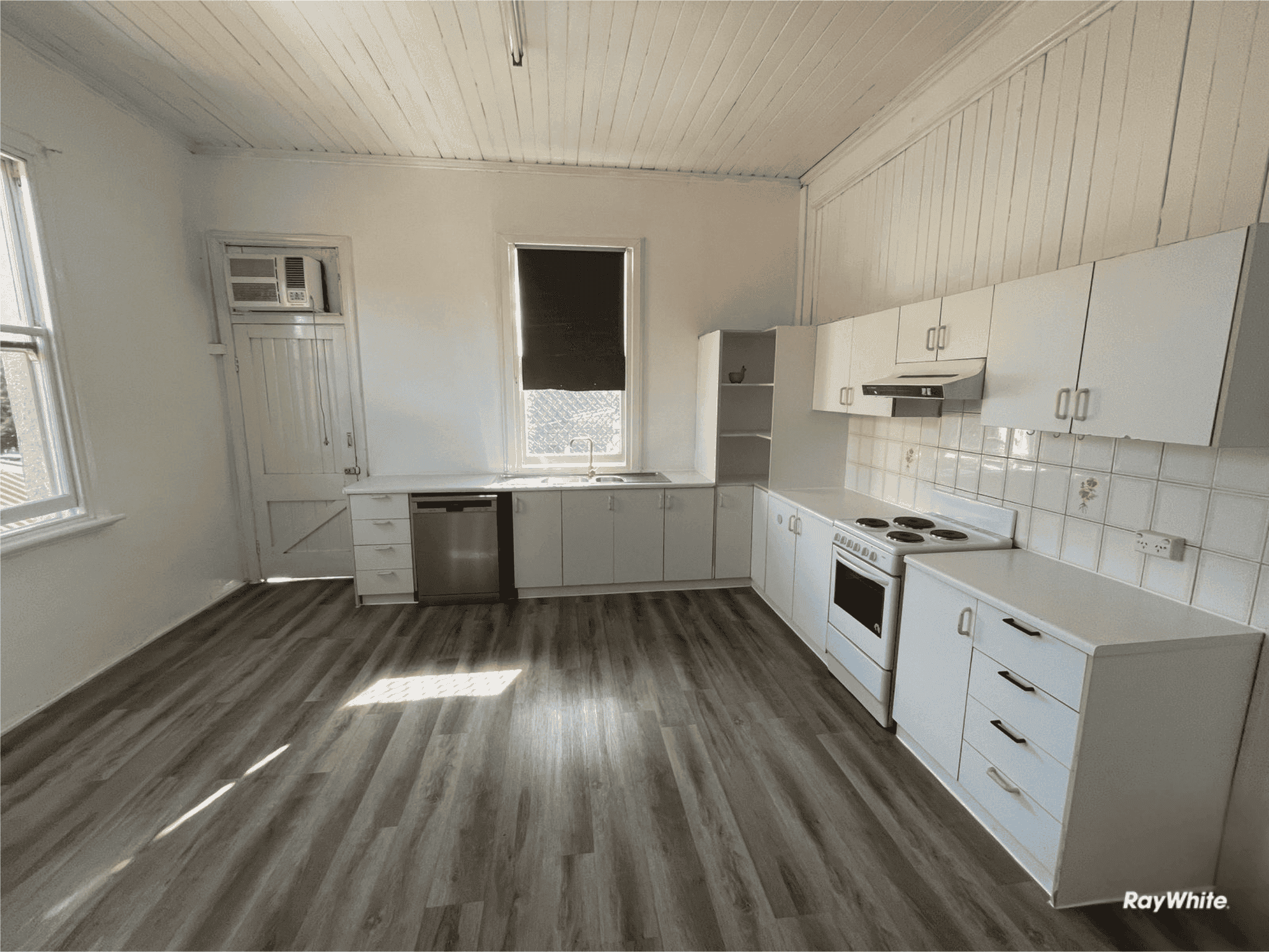 12 John Street — photo 4 of 12