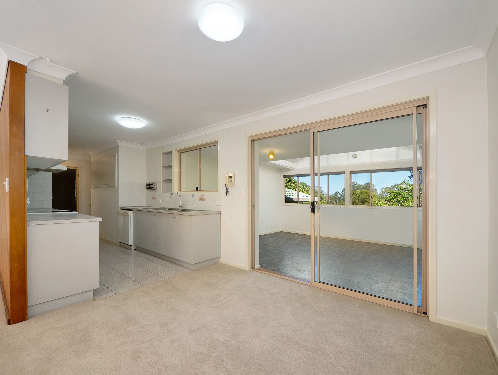 27 Kruseana Avenue — photo 6 of 18