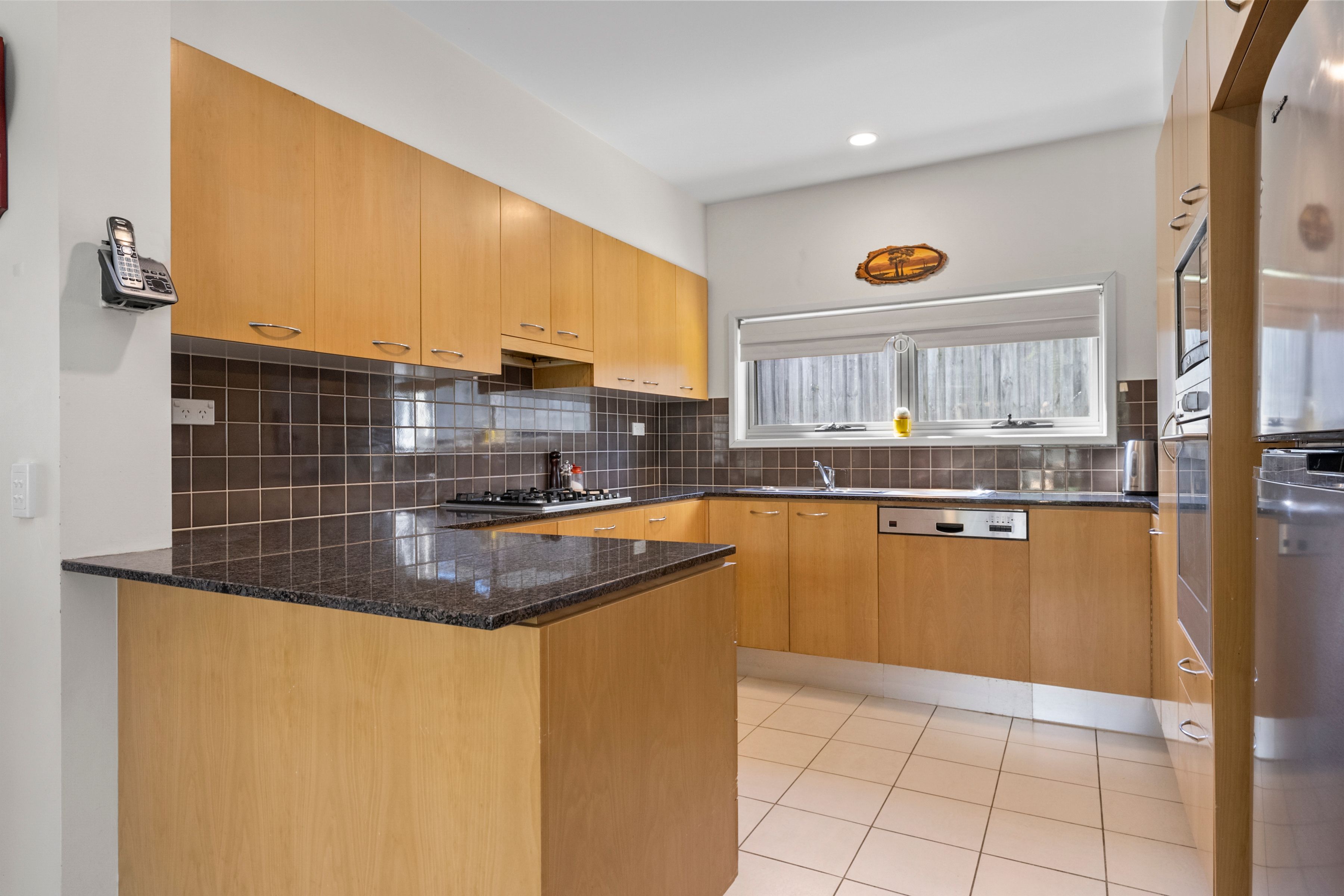 67 Leura Crescent — photo 3 of 12
