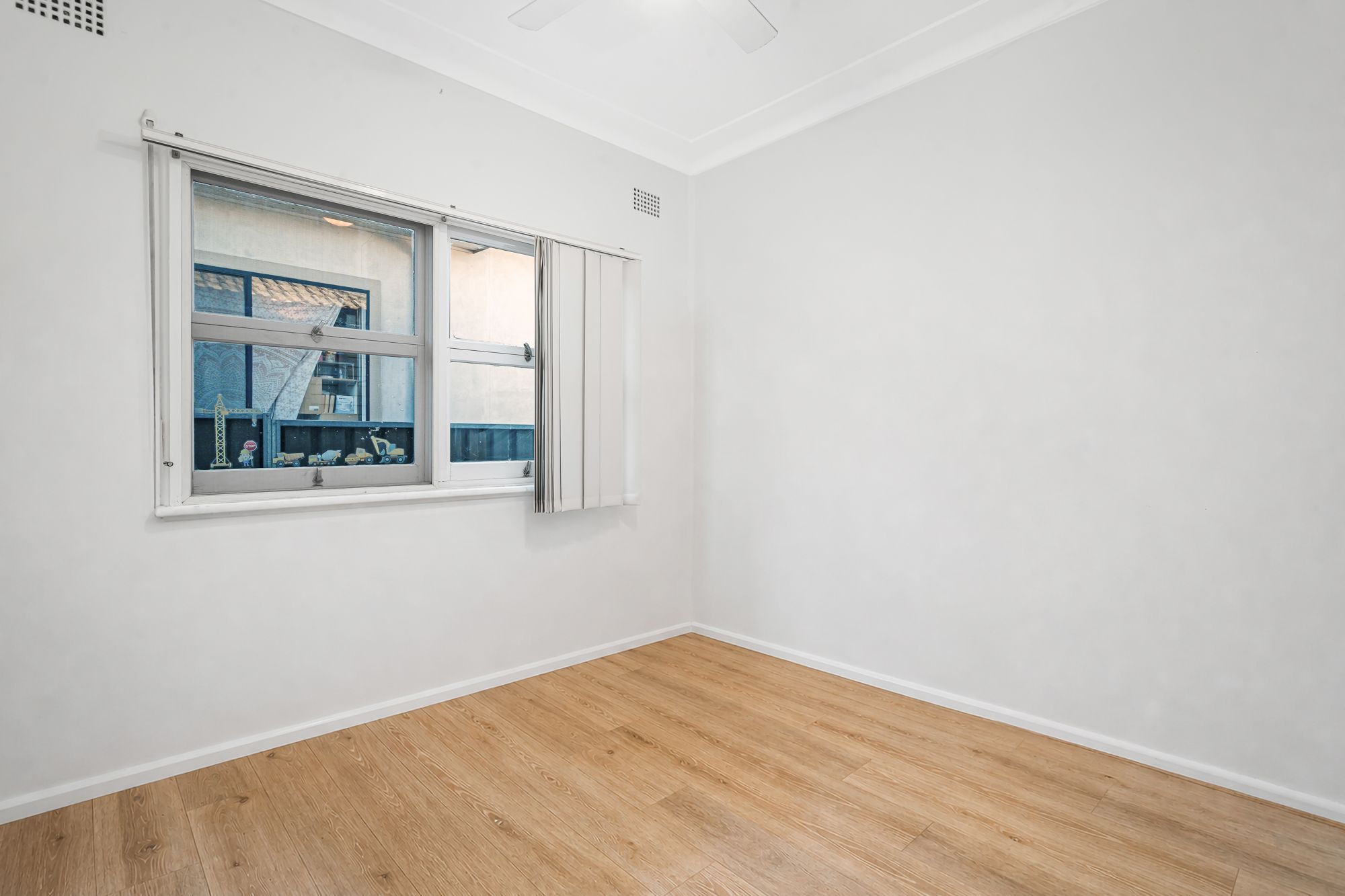 39 Kenny Avenue — photo 10 of 12