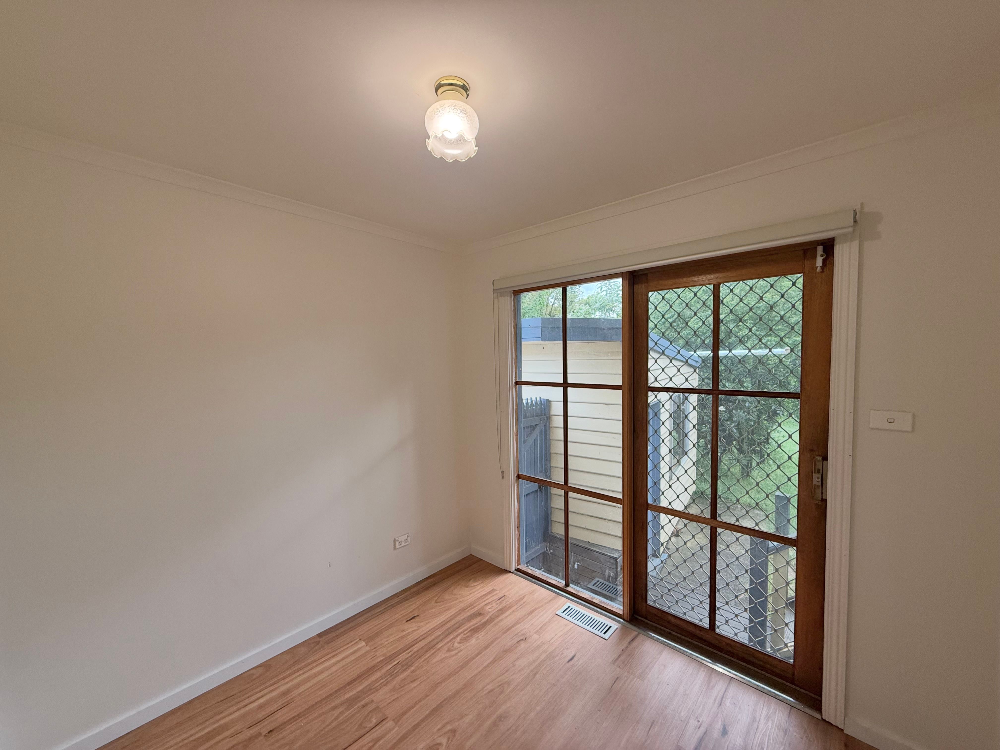 92 Burke Street — photo 10 of 15