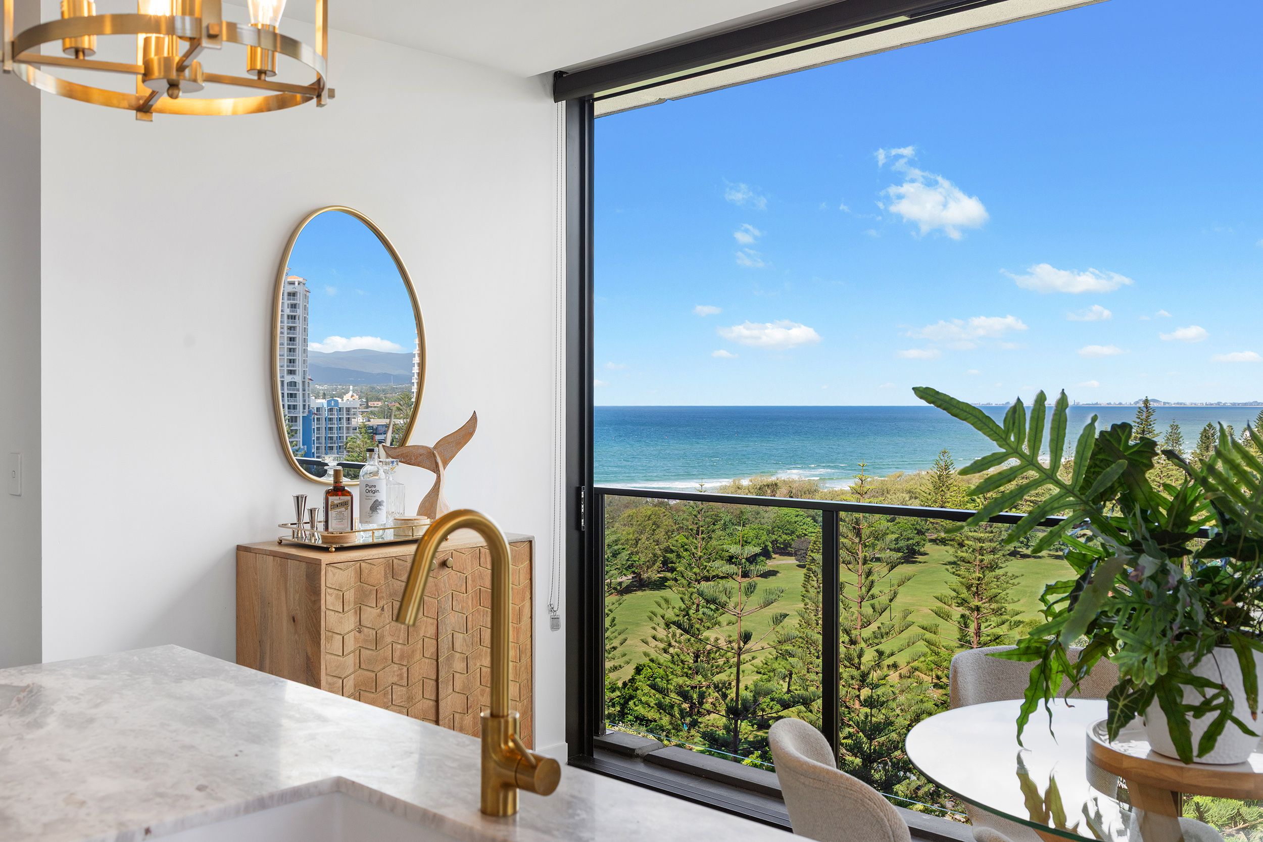 904/185 Old Burleigh Road, Broadbeach, QLD 4218