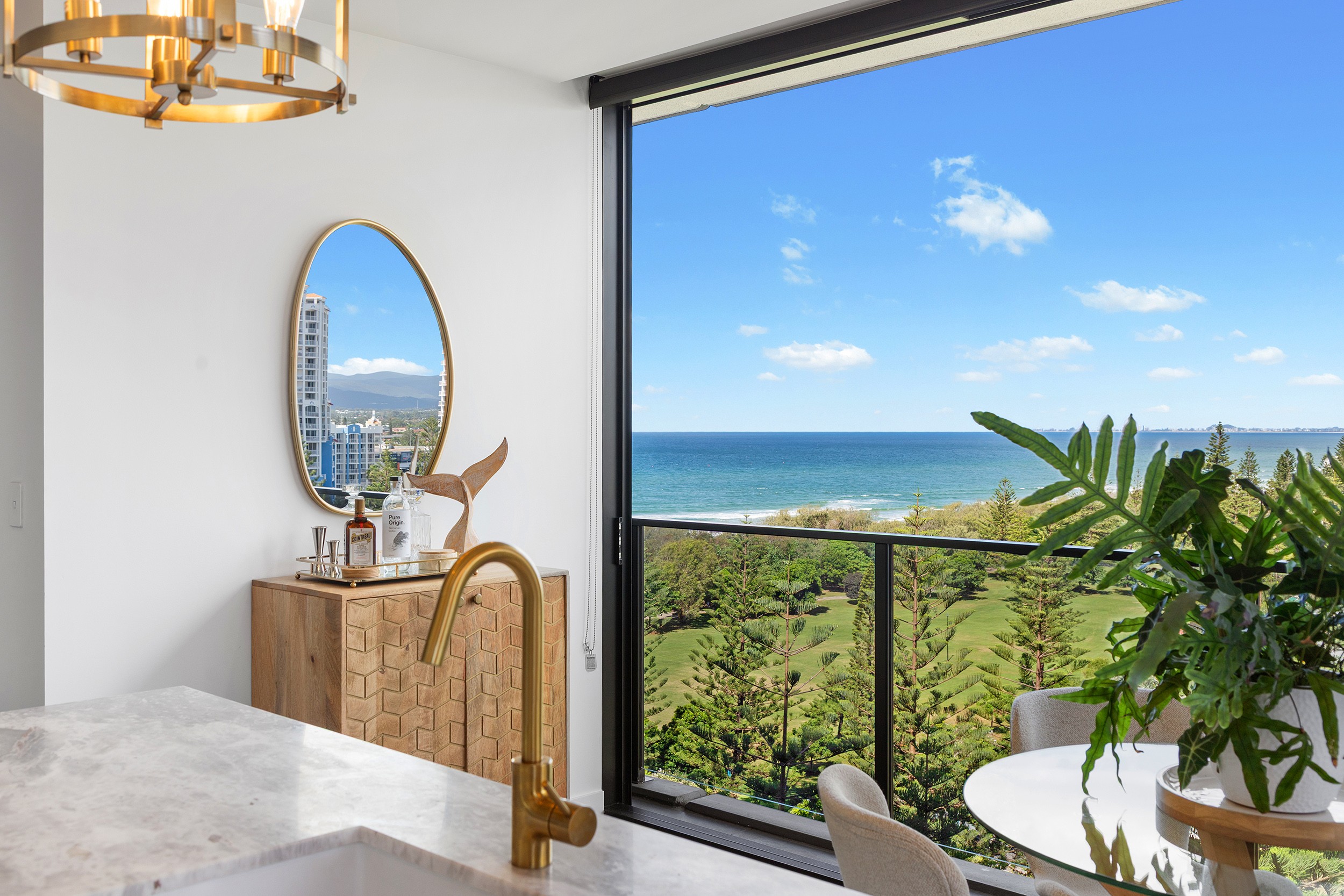 904/185 Old Burleigh Road, Broadbeach, QLD 4218