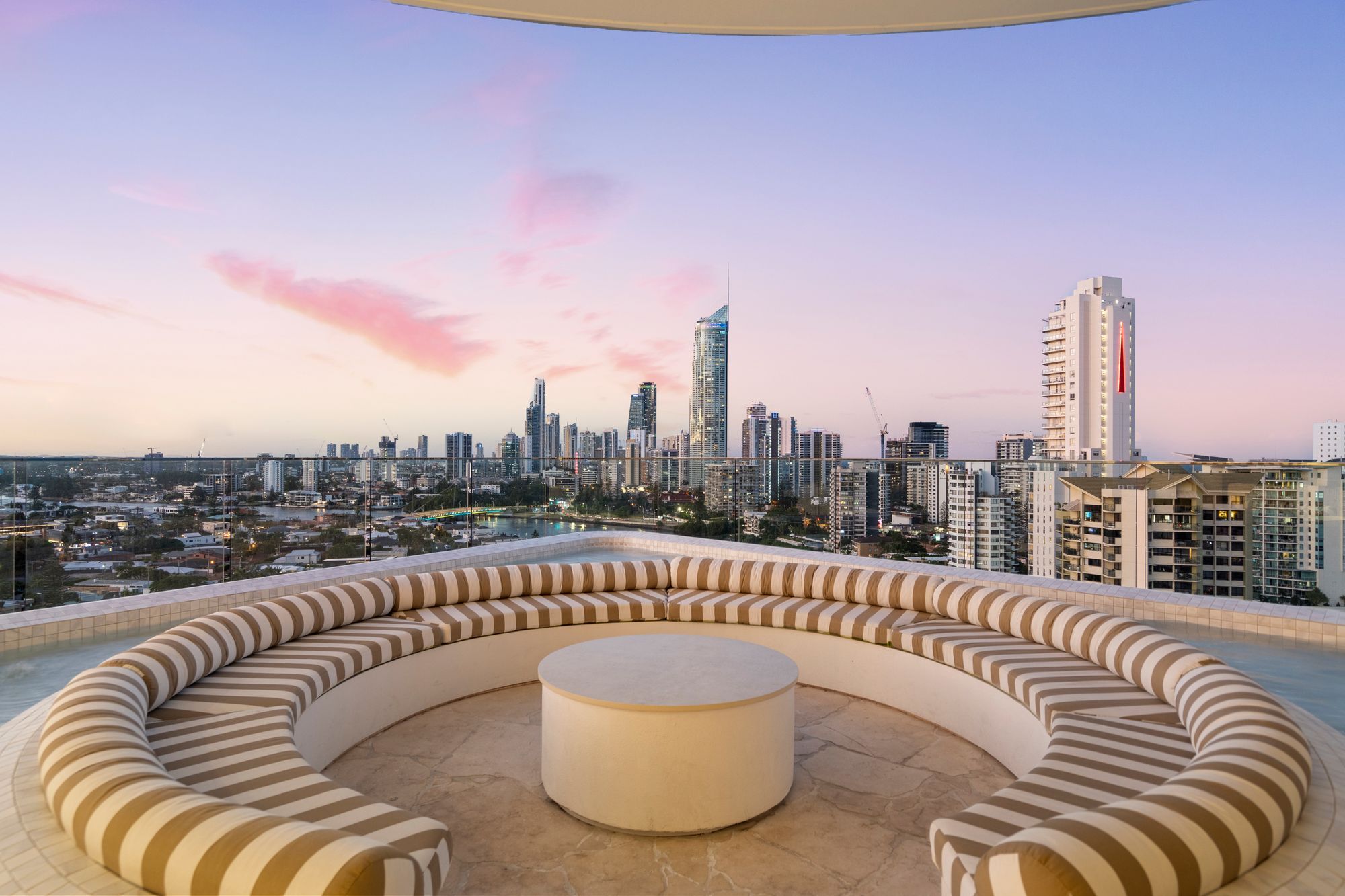 606/1 Cannes Avenue, Surfers Paradise, QLD 4217