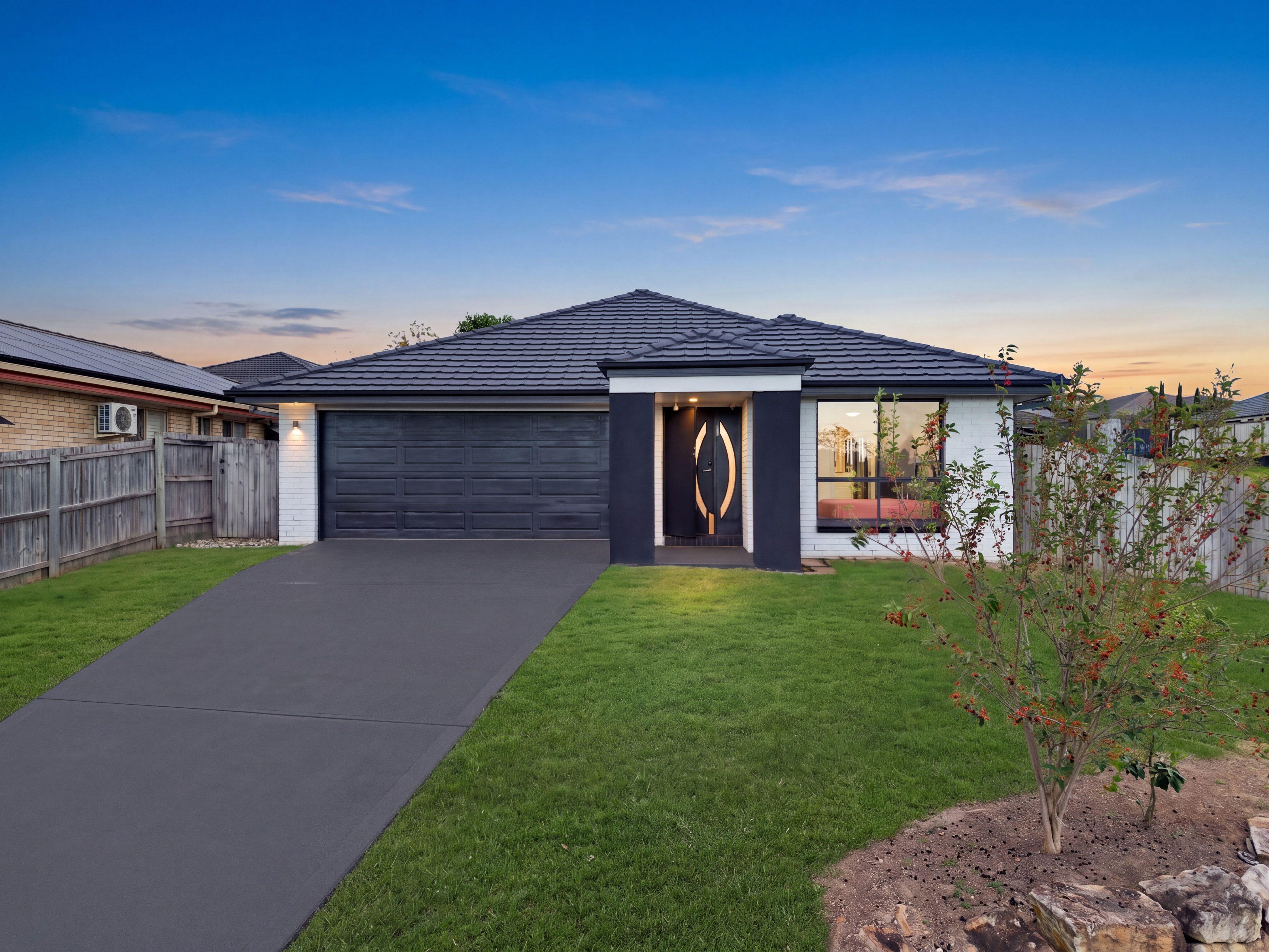 17 MARIGOLD Avenue — photo from Ray White Acacia Ridge