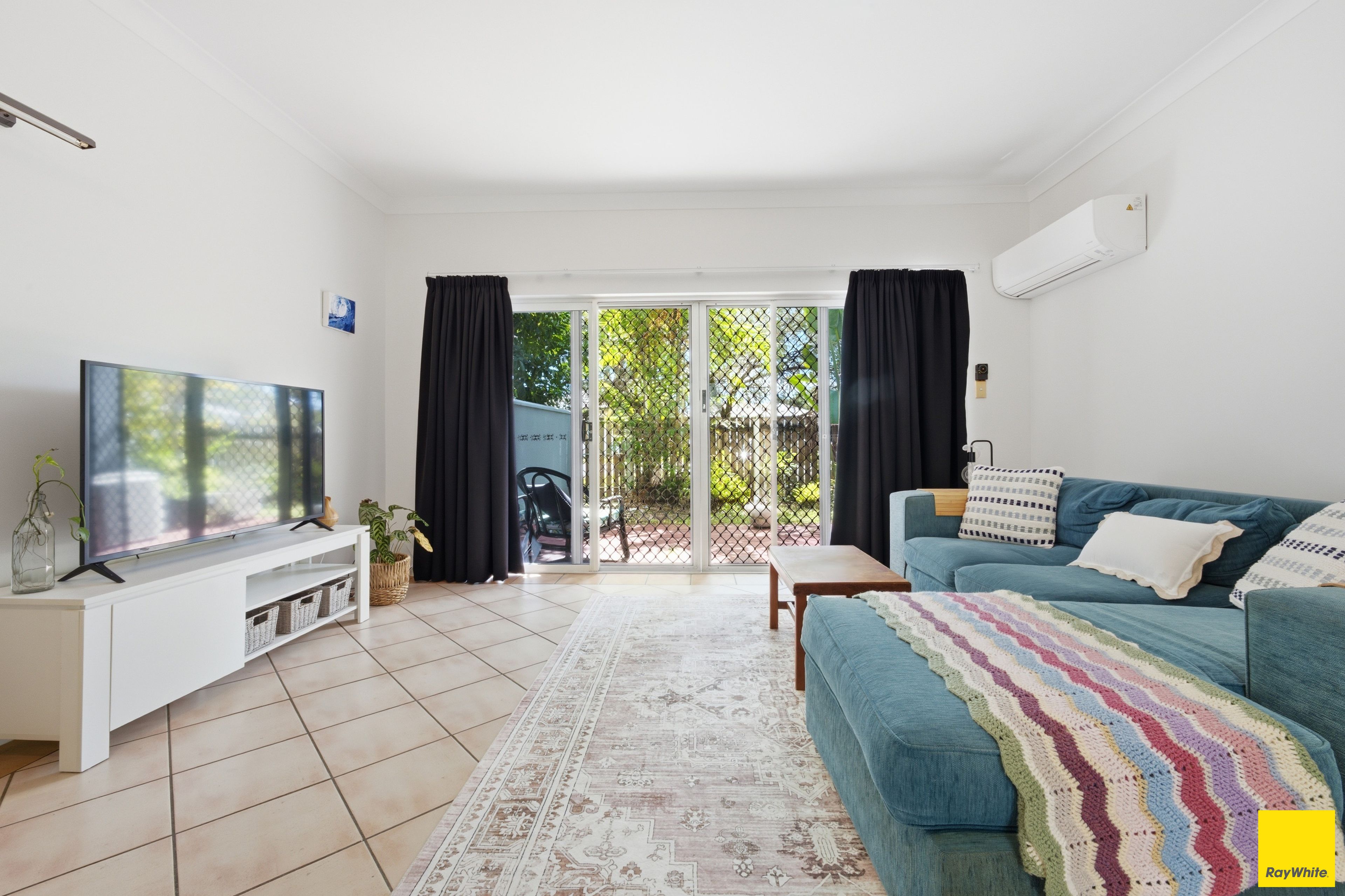 1/303-305 Lake Street — photo 5 of 18