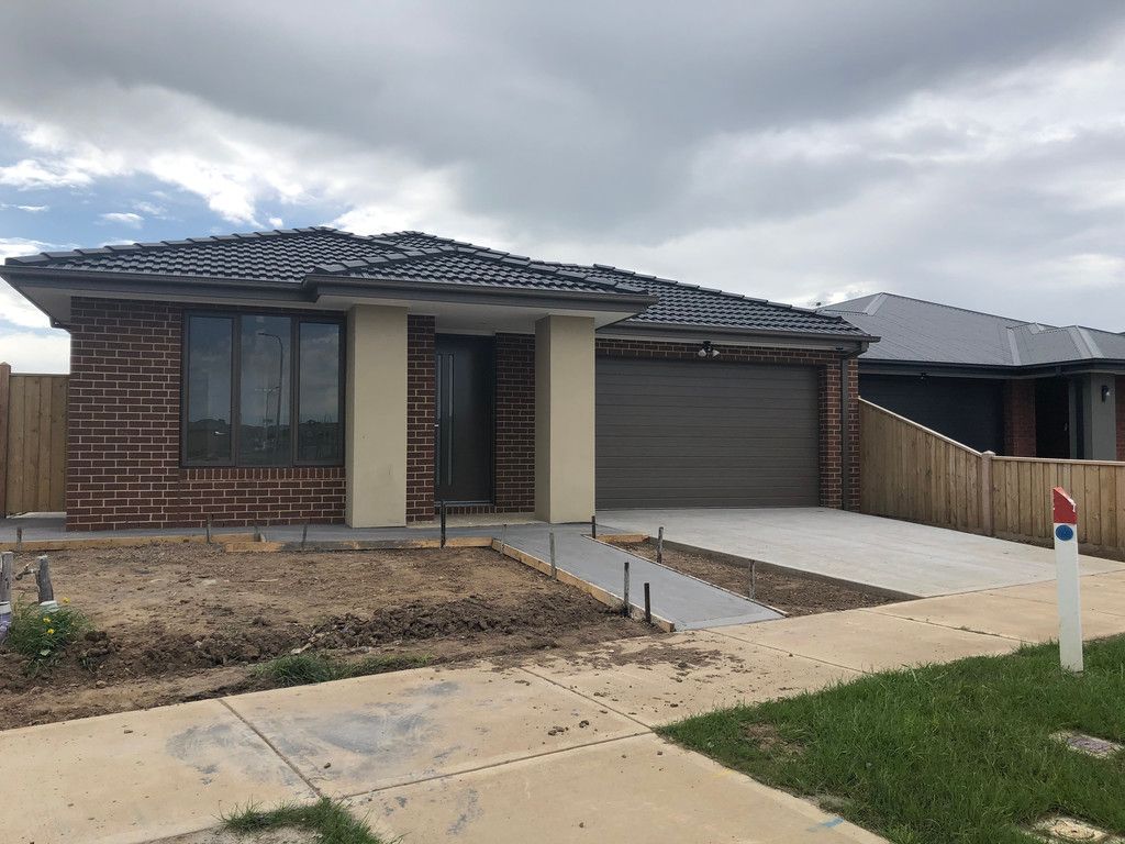 19 Heron Drive, Mickleham, VIC 3064