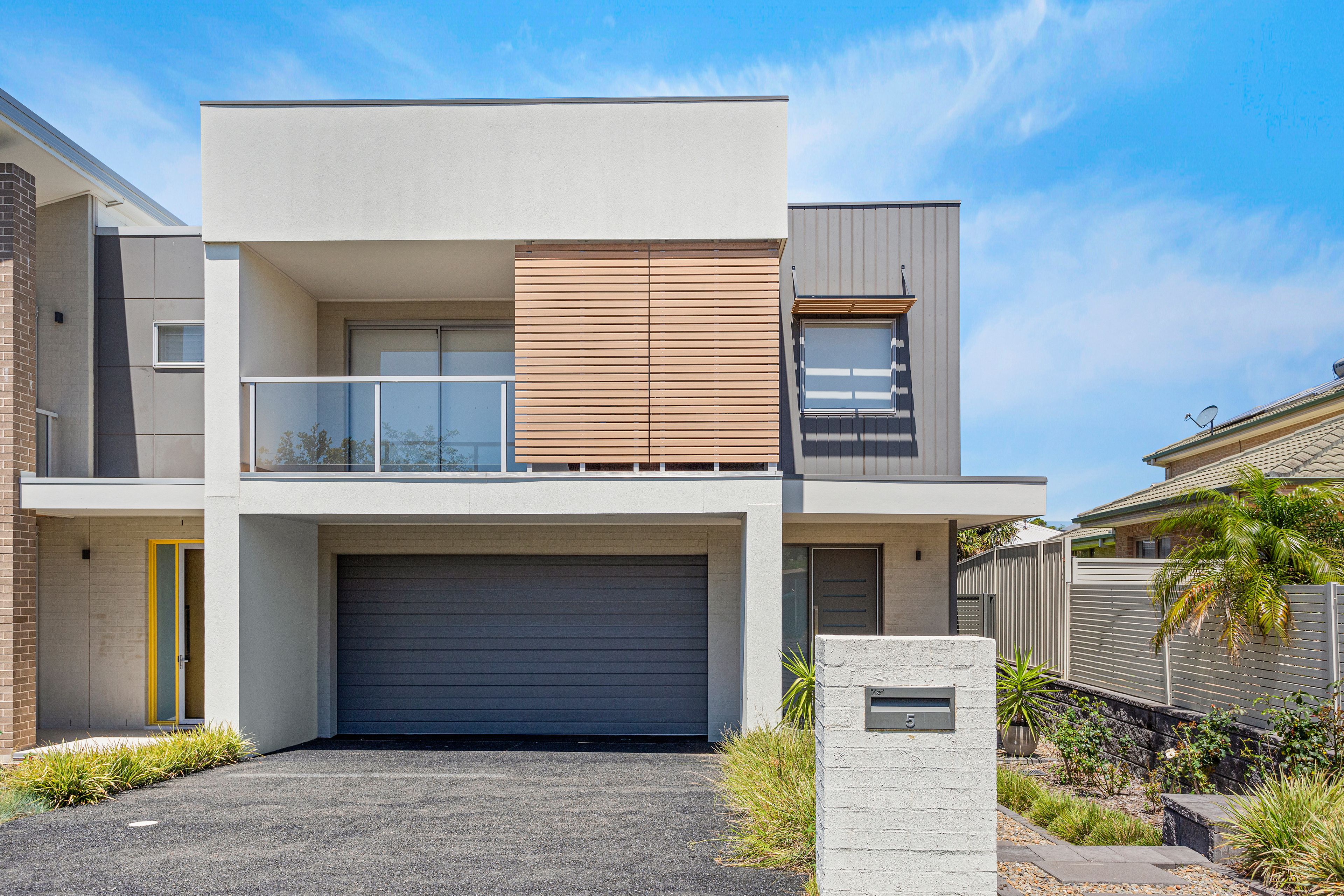 5 Southern Cross Boulevard, Shell Cove NSW 2529