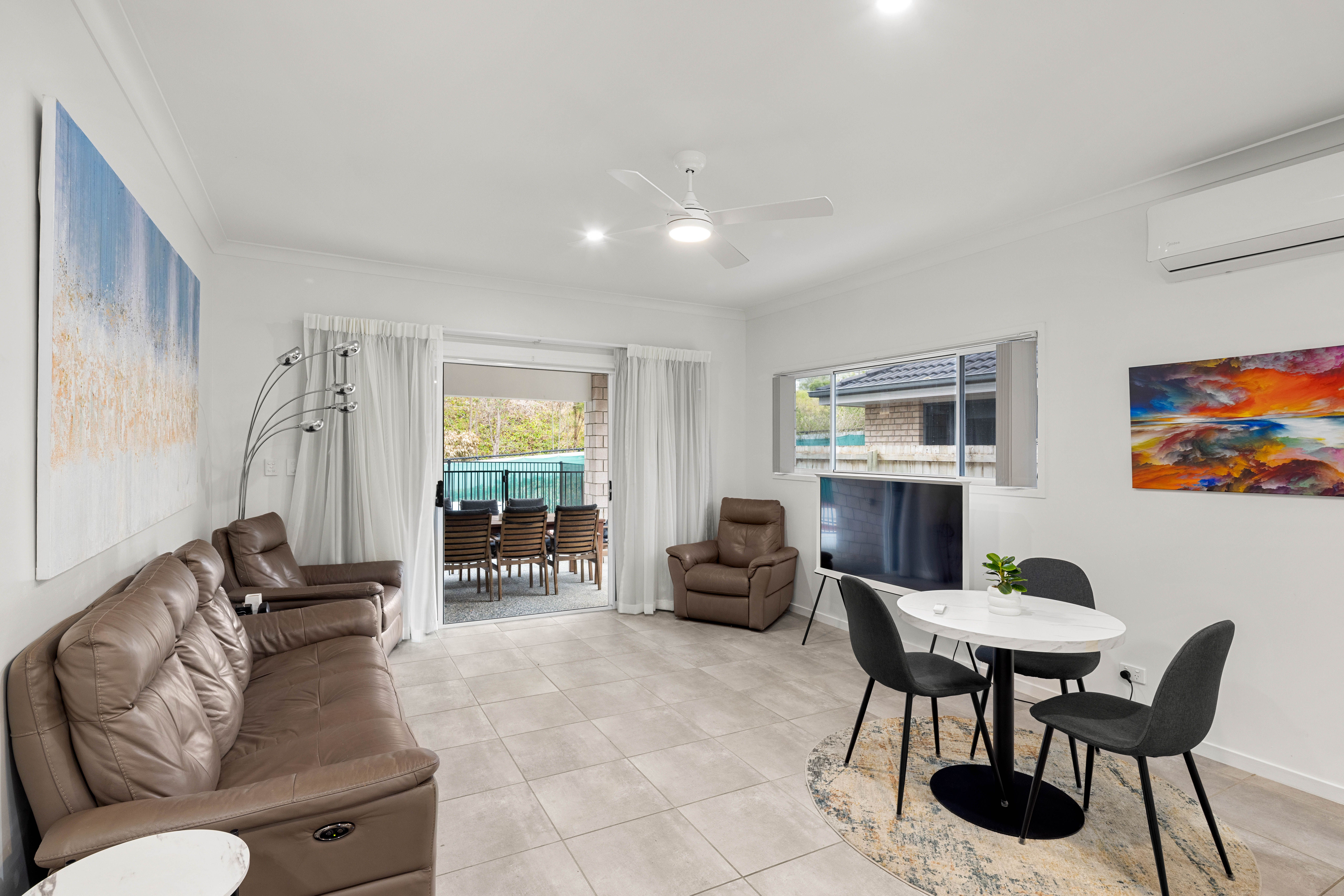 27 Maurie Pears Crescent — photo 9 of 30