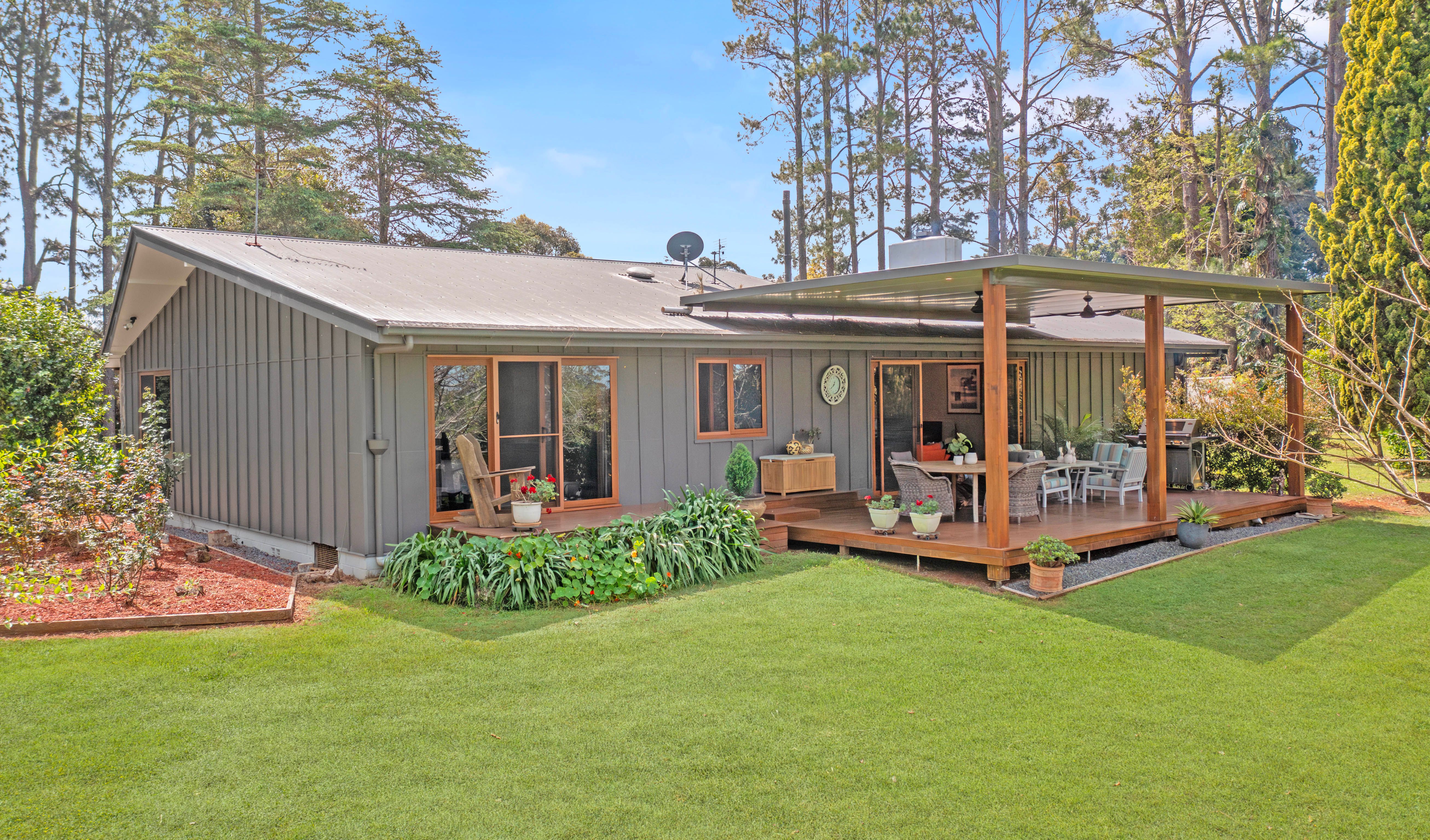 68-70 Siganto Street, Tamborine Mountain, QLD 4272