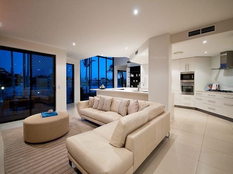 76 Amalfi Drive, Isle Of Capri, QLD 4217