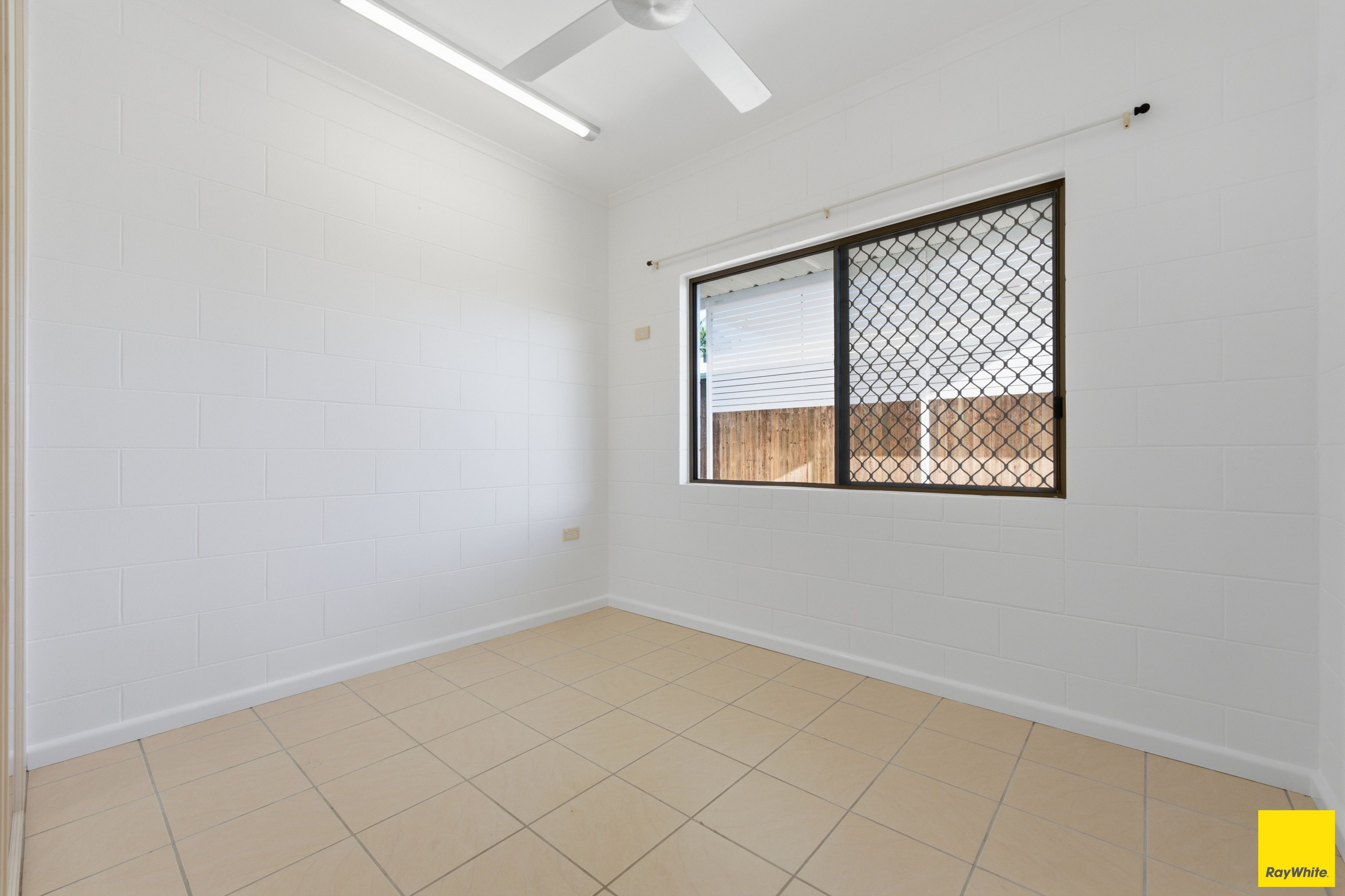 23 Pitt Court — photo 11 of 27