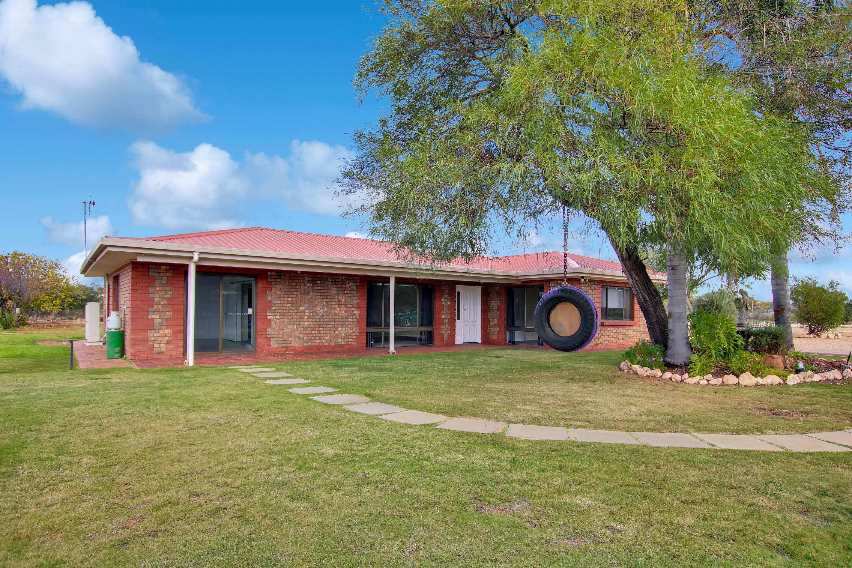 45 Railway South Terrace, Waikerie, SA 5330