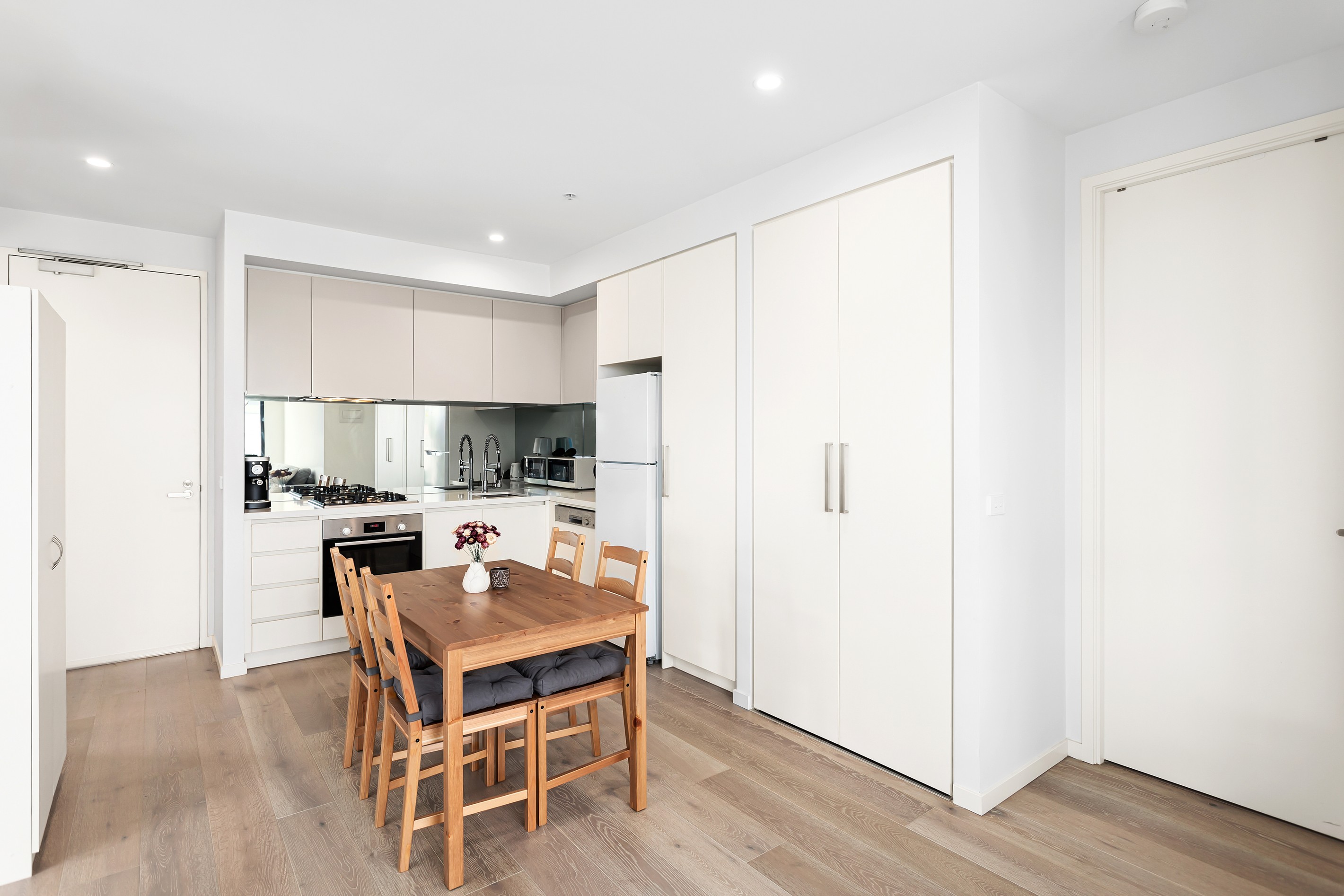 206/222 Buckley Street, Essendon, VIC 3040