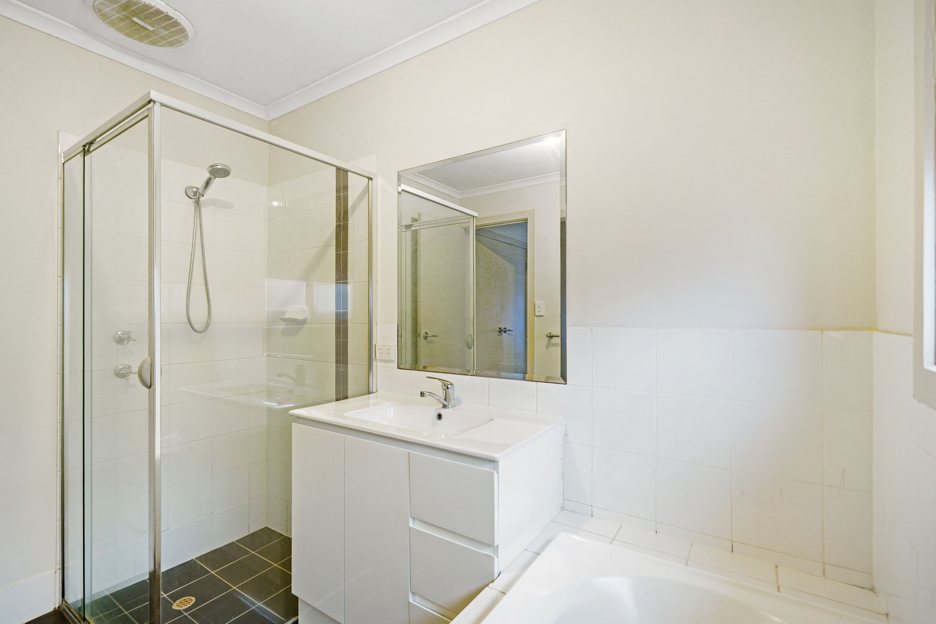 3 Toorna Place — photo 7 of 12