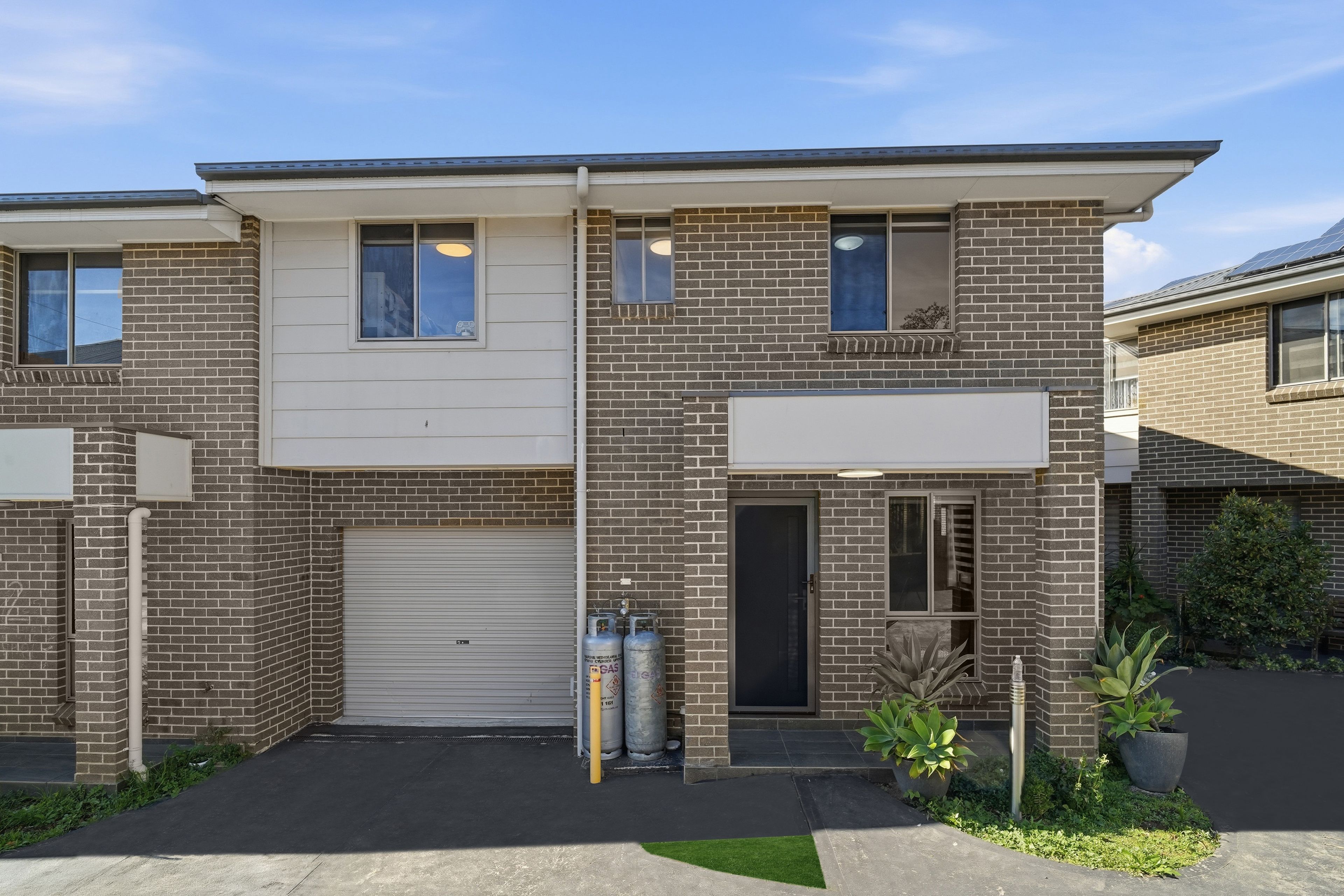 3/73-74 Hobart Street — photo from Ray White United Group
