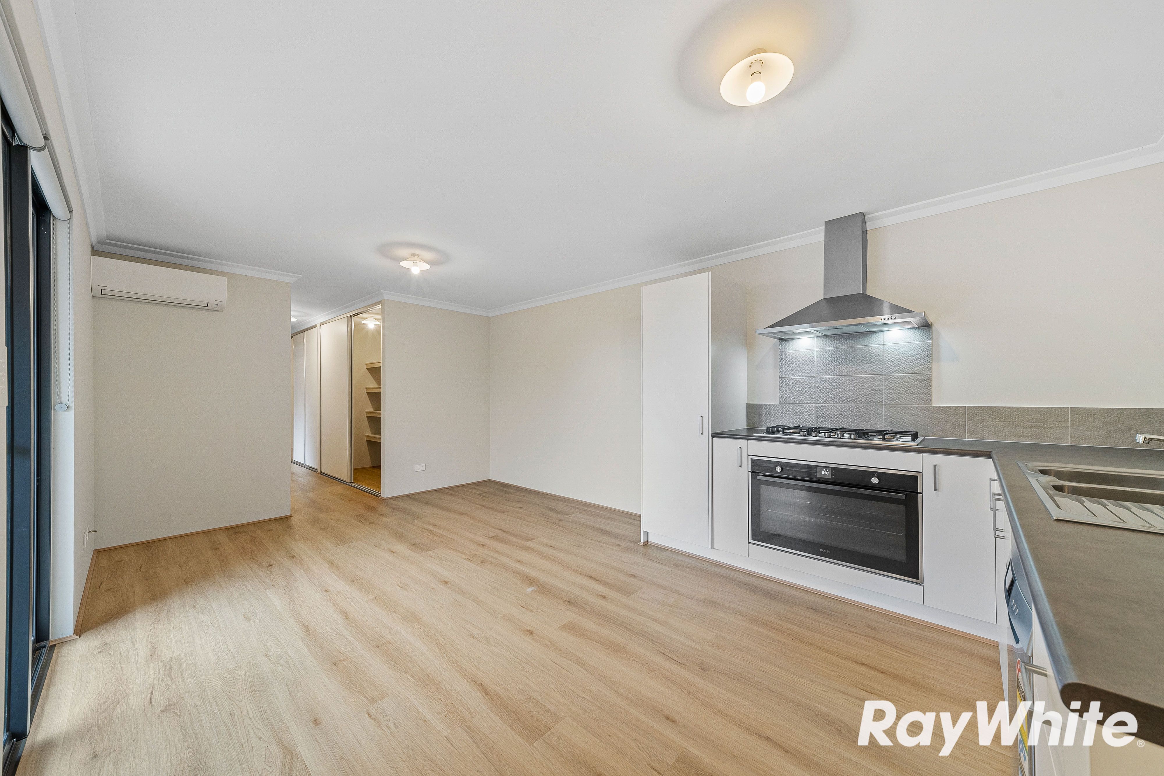 73A Alverstone Boulevard — photo 3 of 9