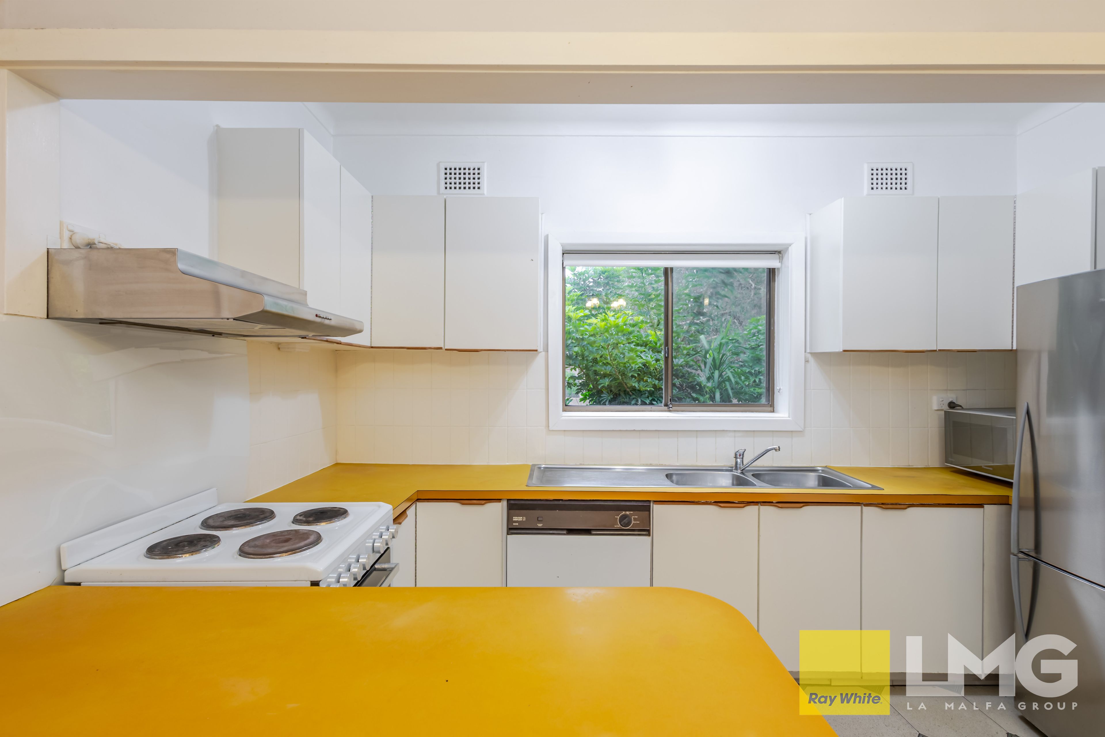 20 Farnell Road — photo 7 of 12