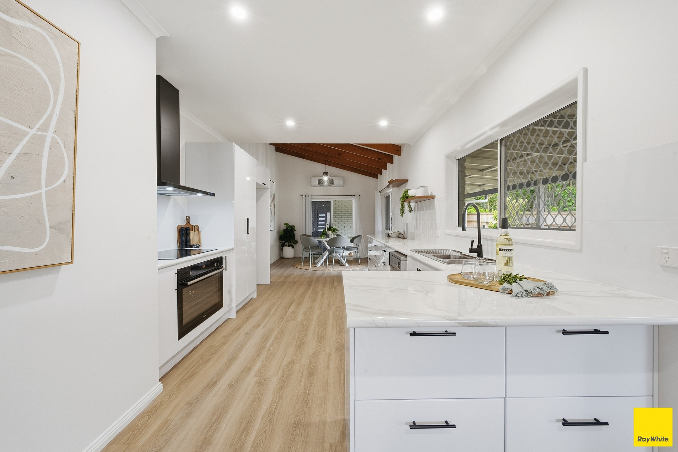 9 Windsor Close, Brinsmead, QLD 4870