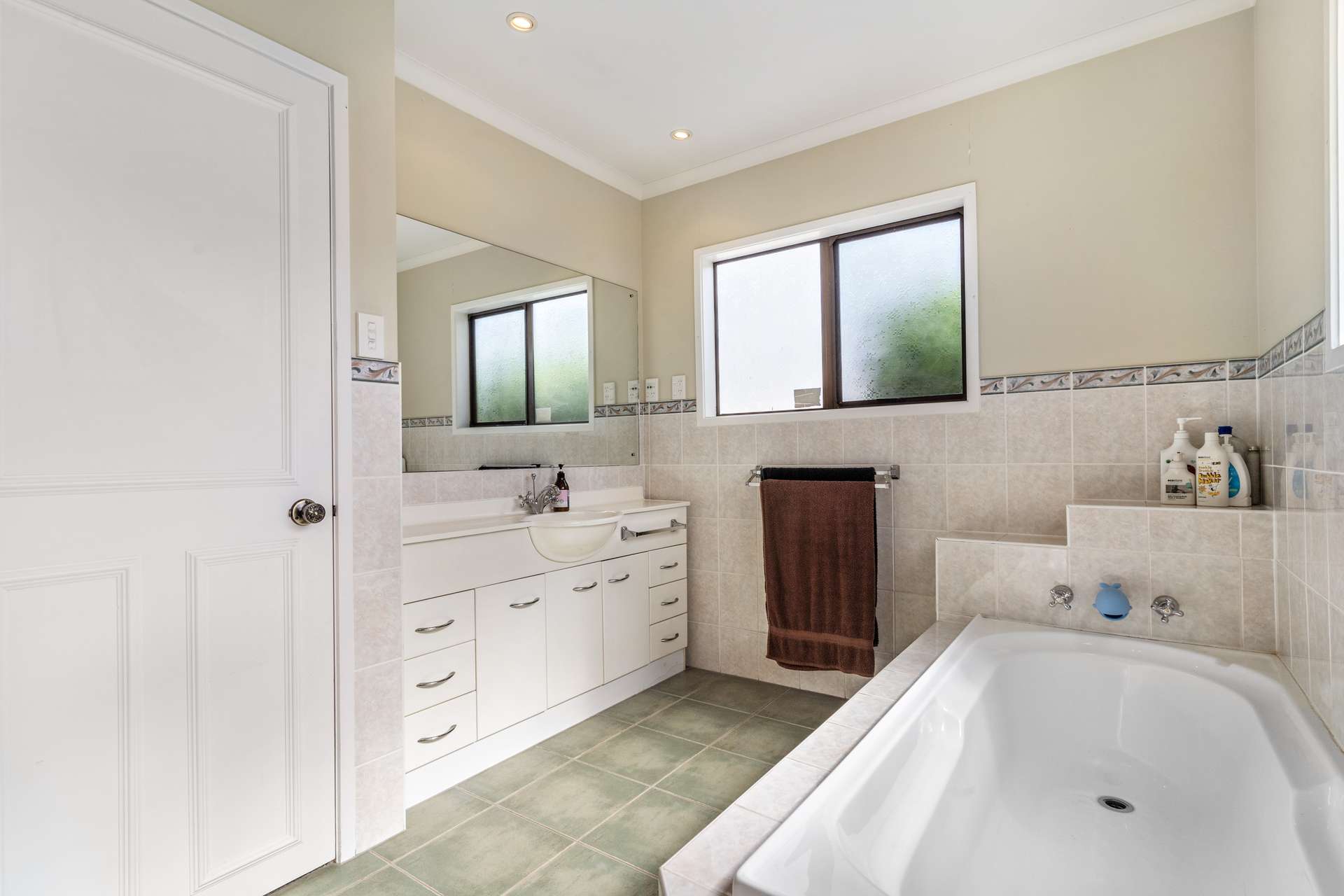 15 Flagstaff Place photo 27