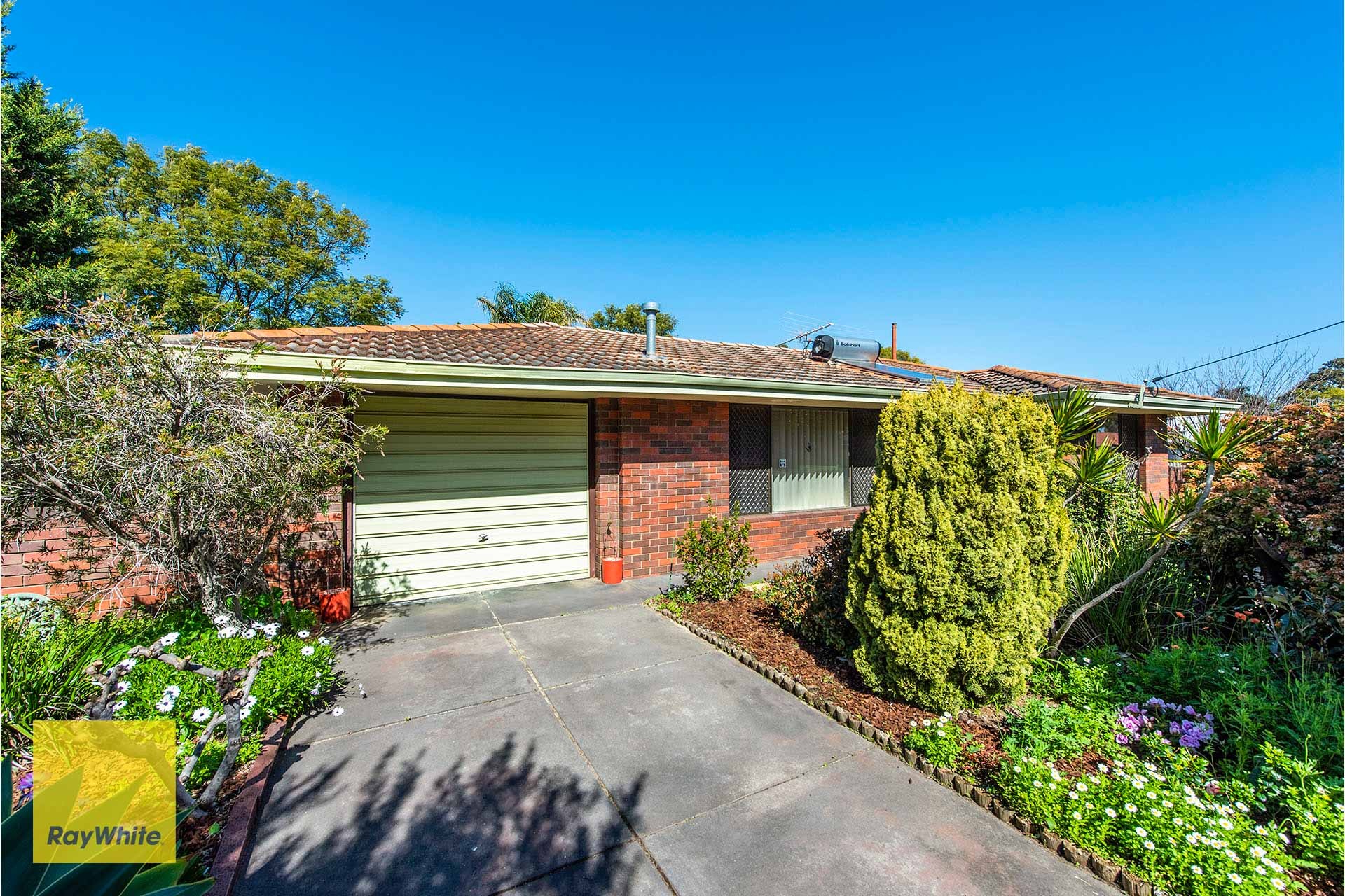17 Meloway Drive, Maida Vale, WA 6057