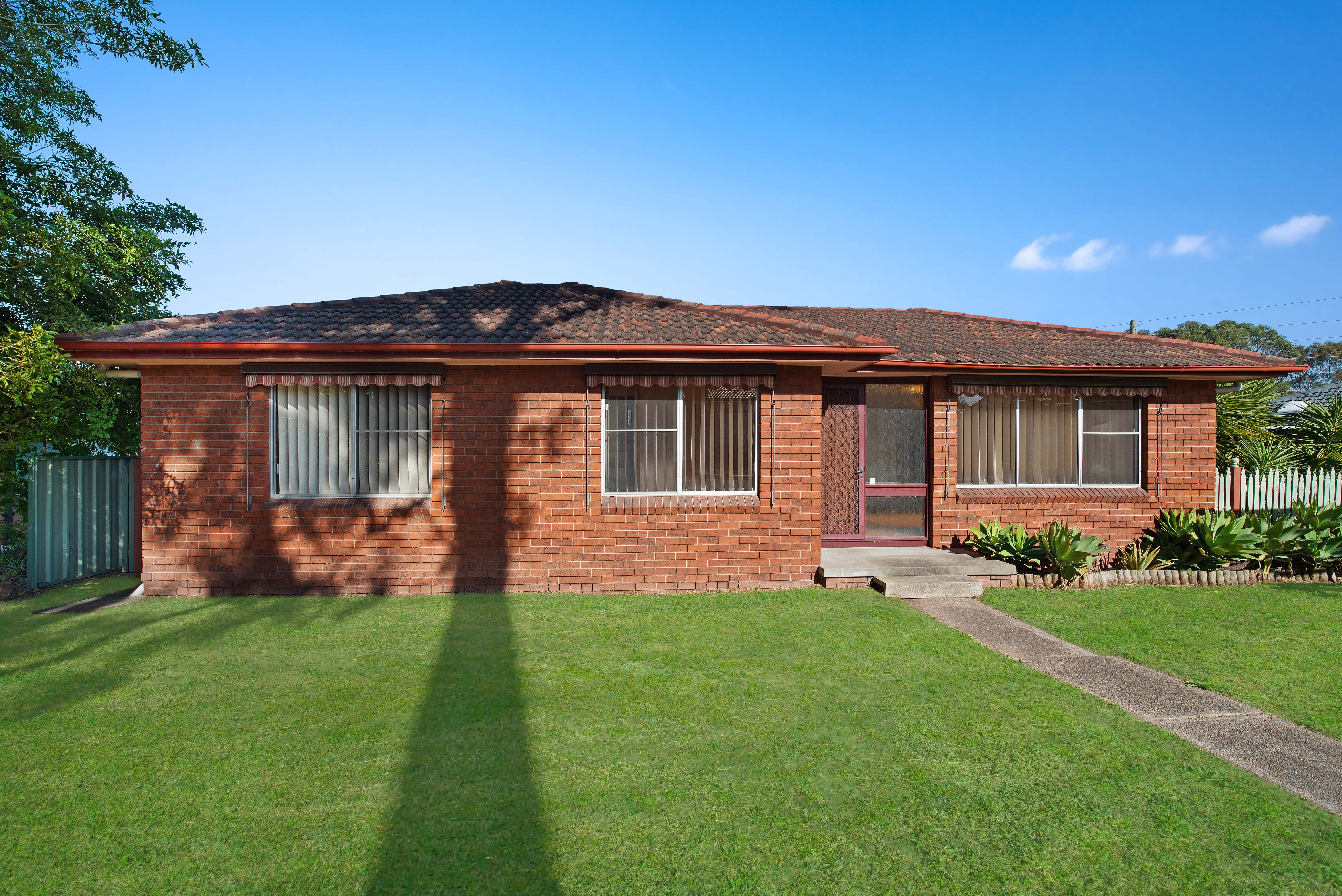 6 Woolley Close