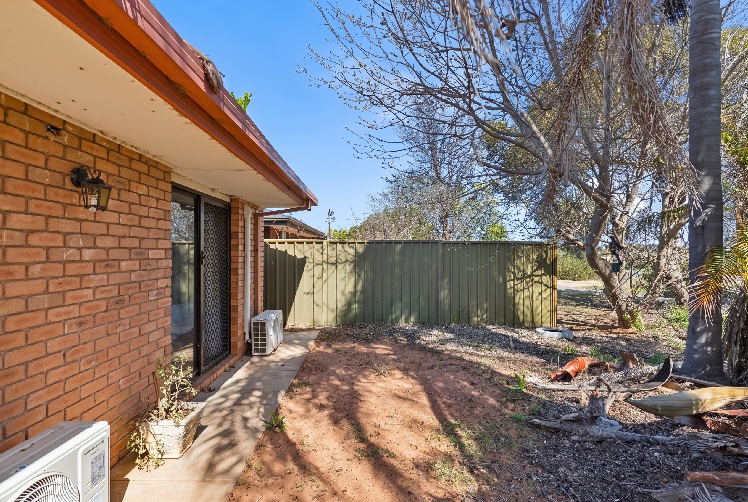 8/133-139 Jacaranda Street — photo 10 of 11