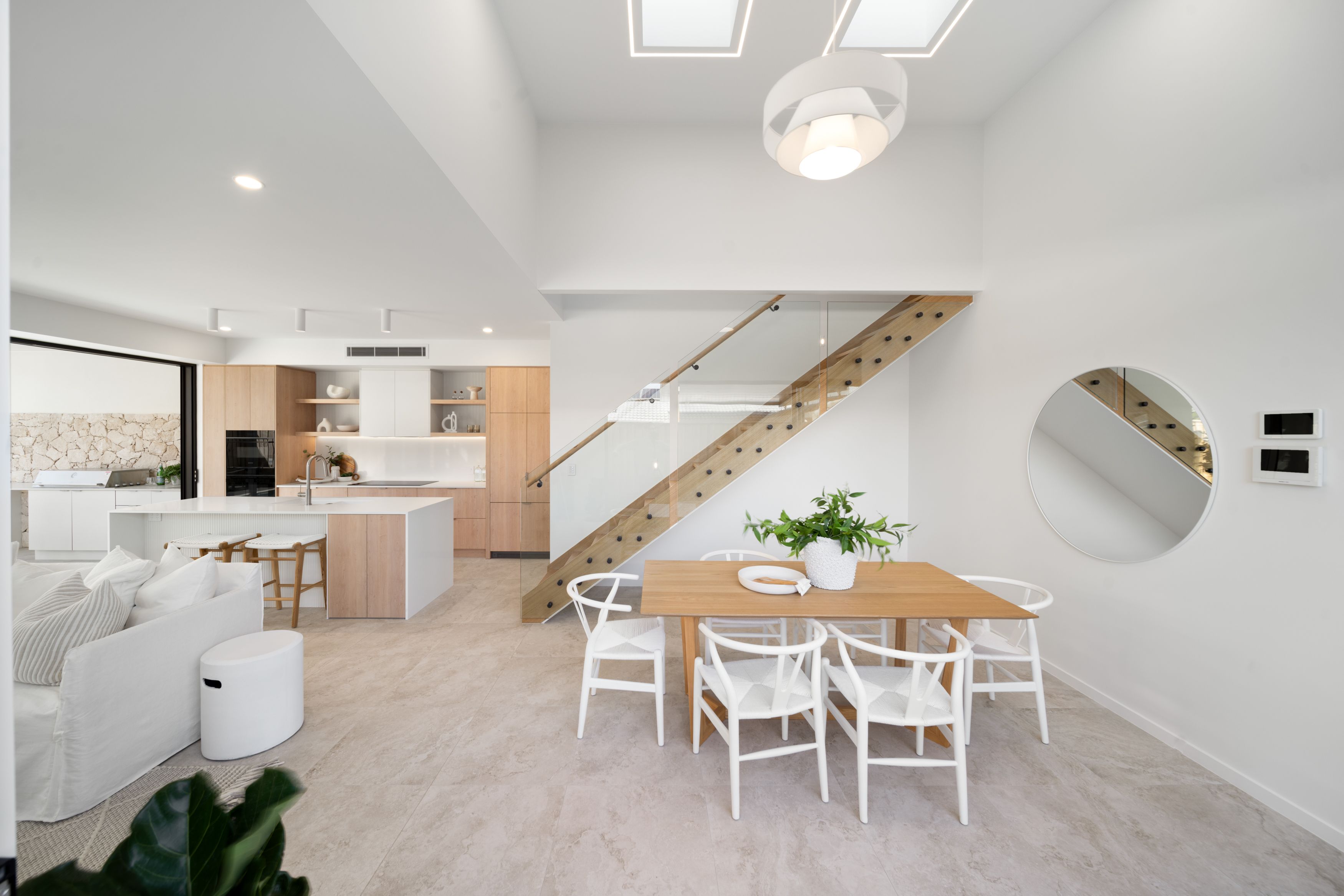 2/154 Oceanic Drive — photo 3 of 30