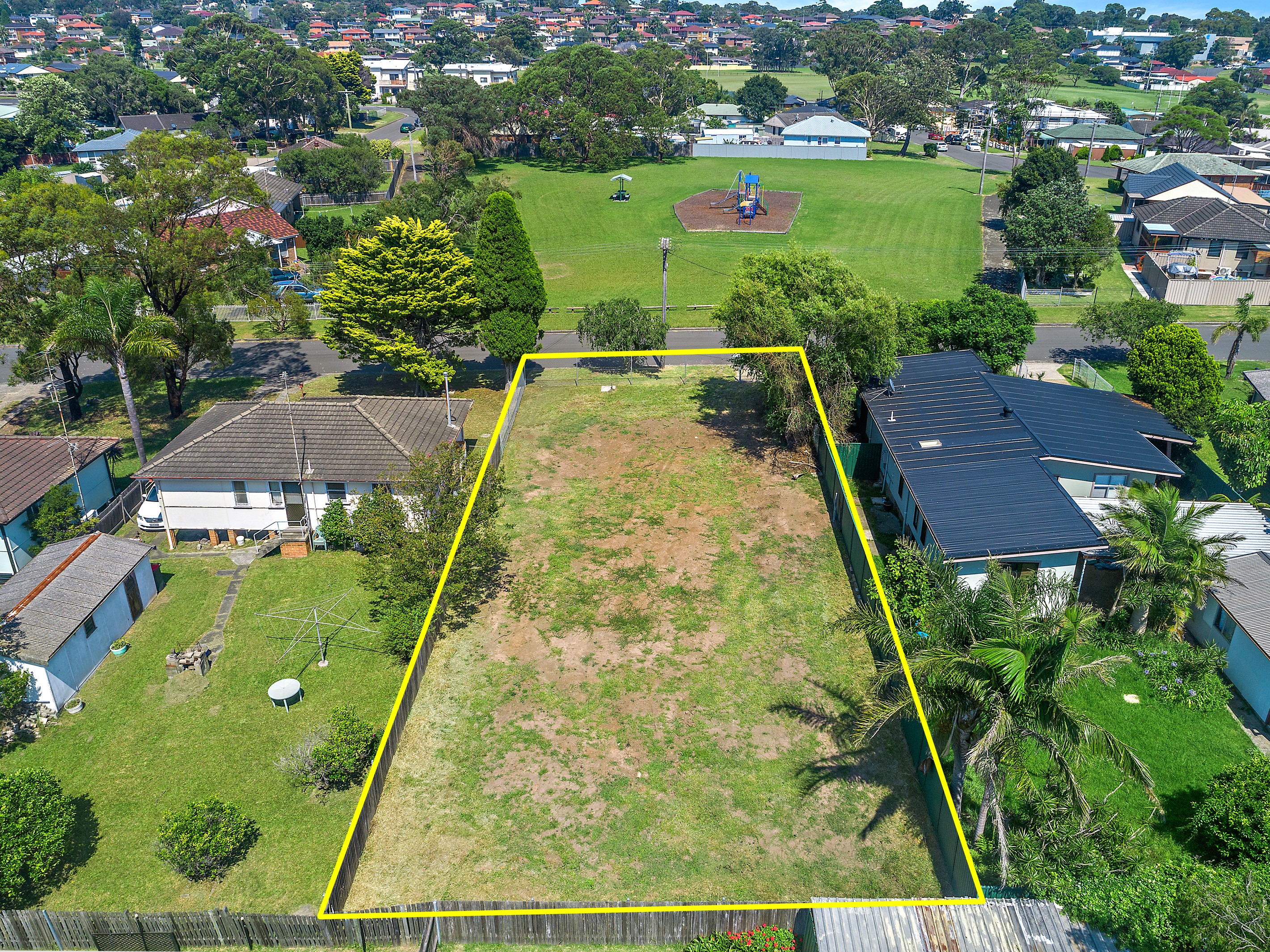17 Messenger Road, Barrack Heights, NSW 2528