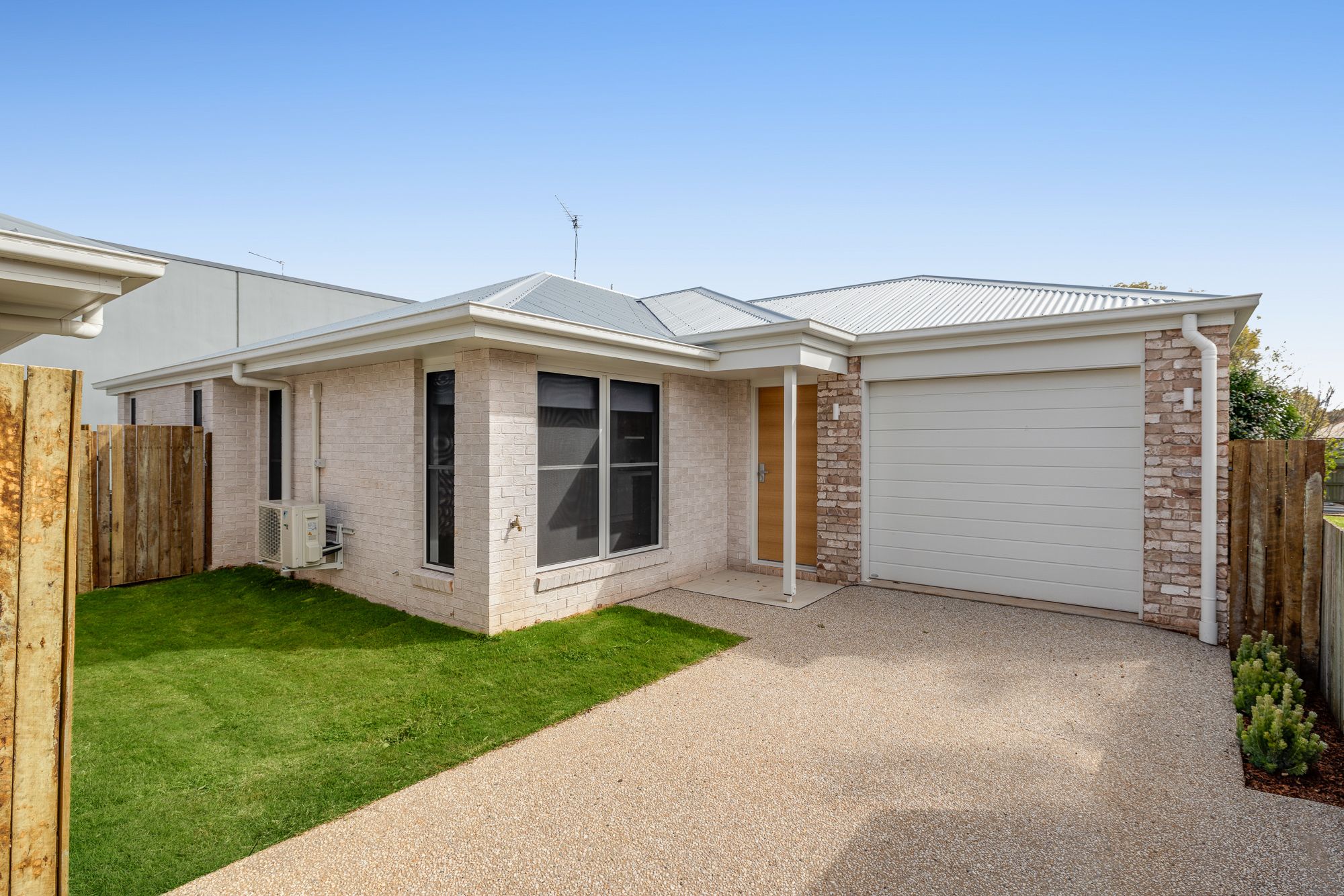 71 Hillview Avenue, Newtown QLD 4350