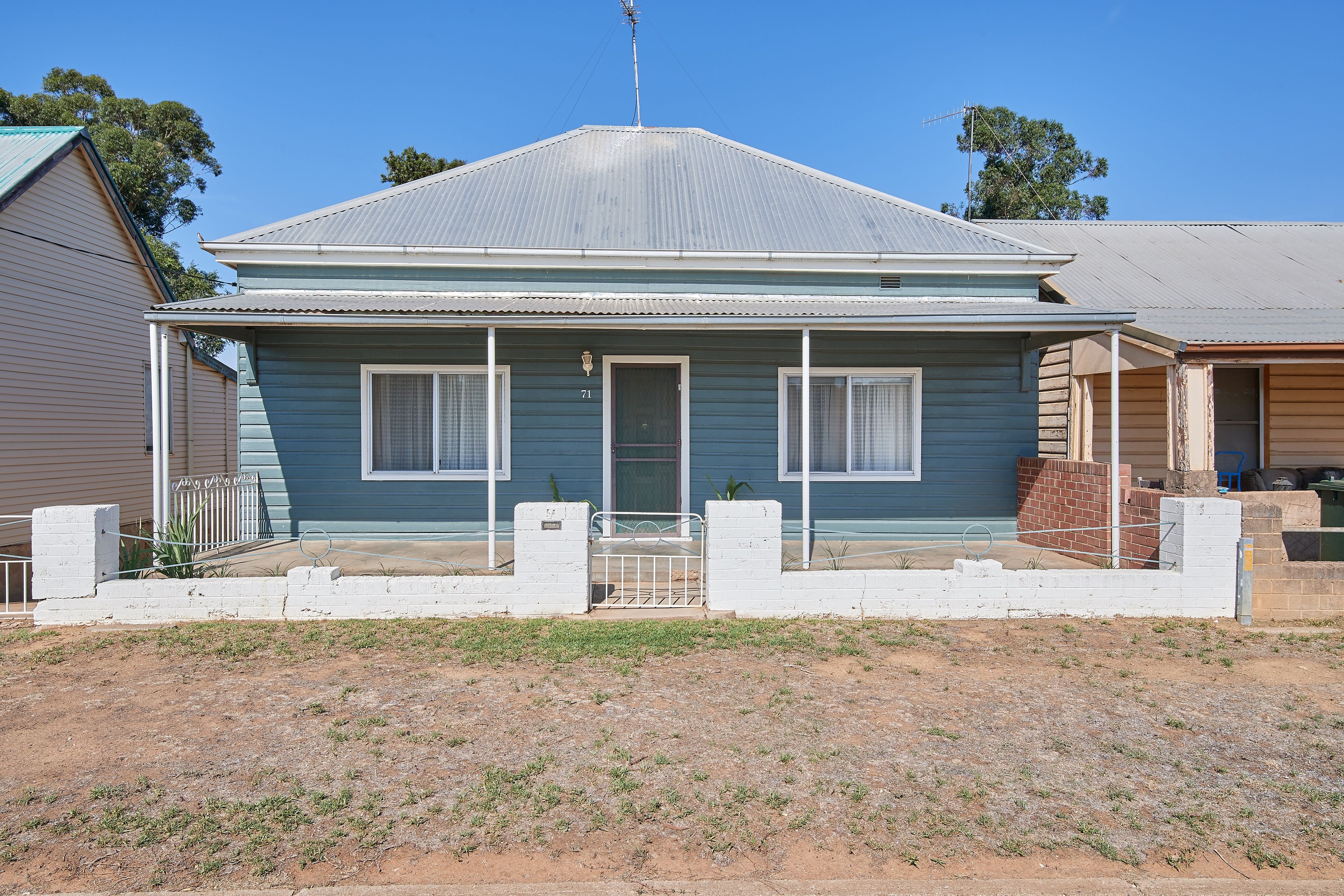 71 Junction Street, Junee NSW 2663